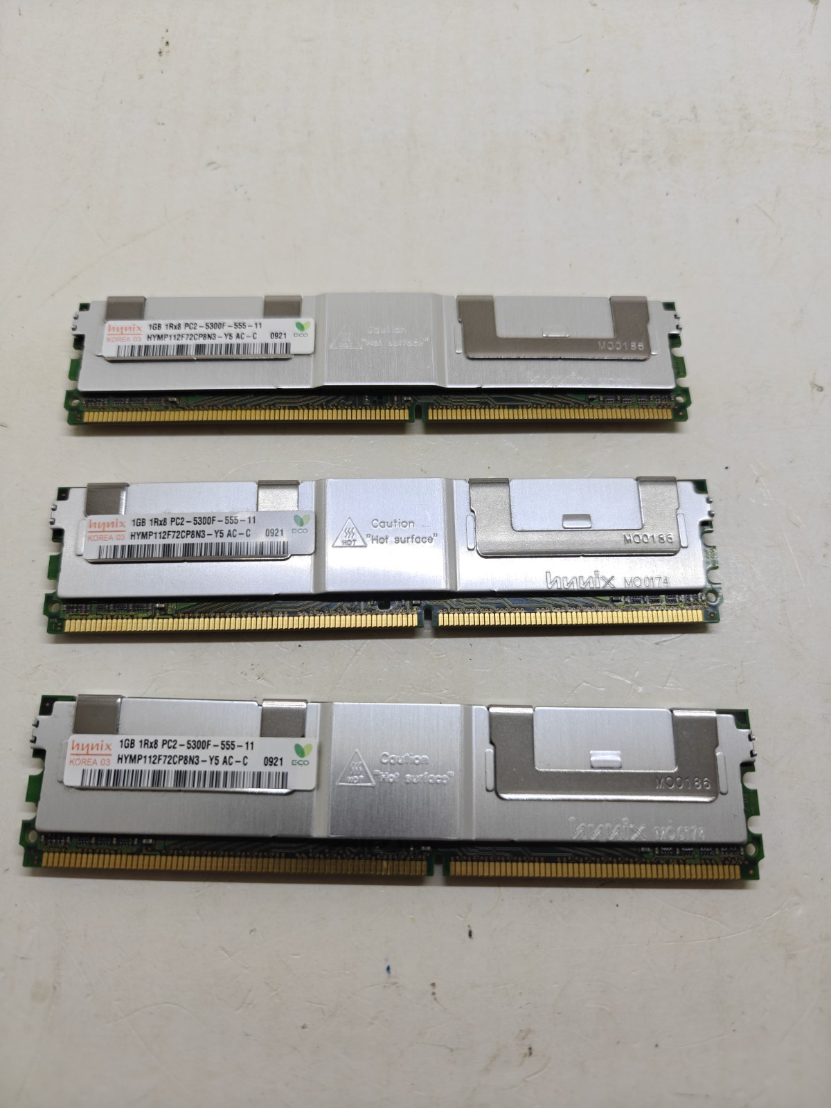 Hynix 1GB 1Rx8 PC2-5300F Server Memory with Heat Spreaders Lot Of 3