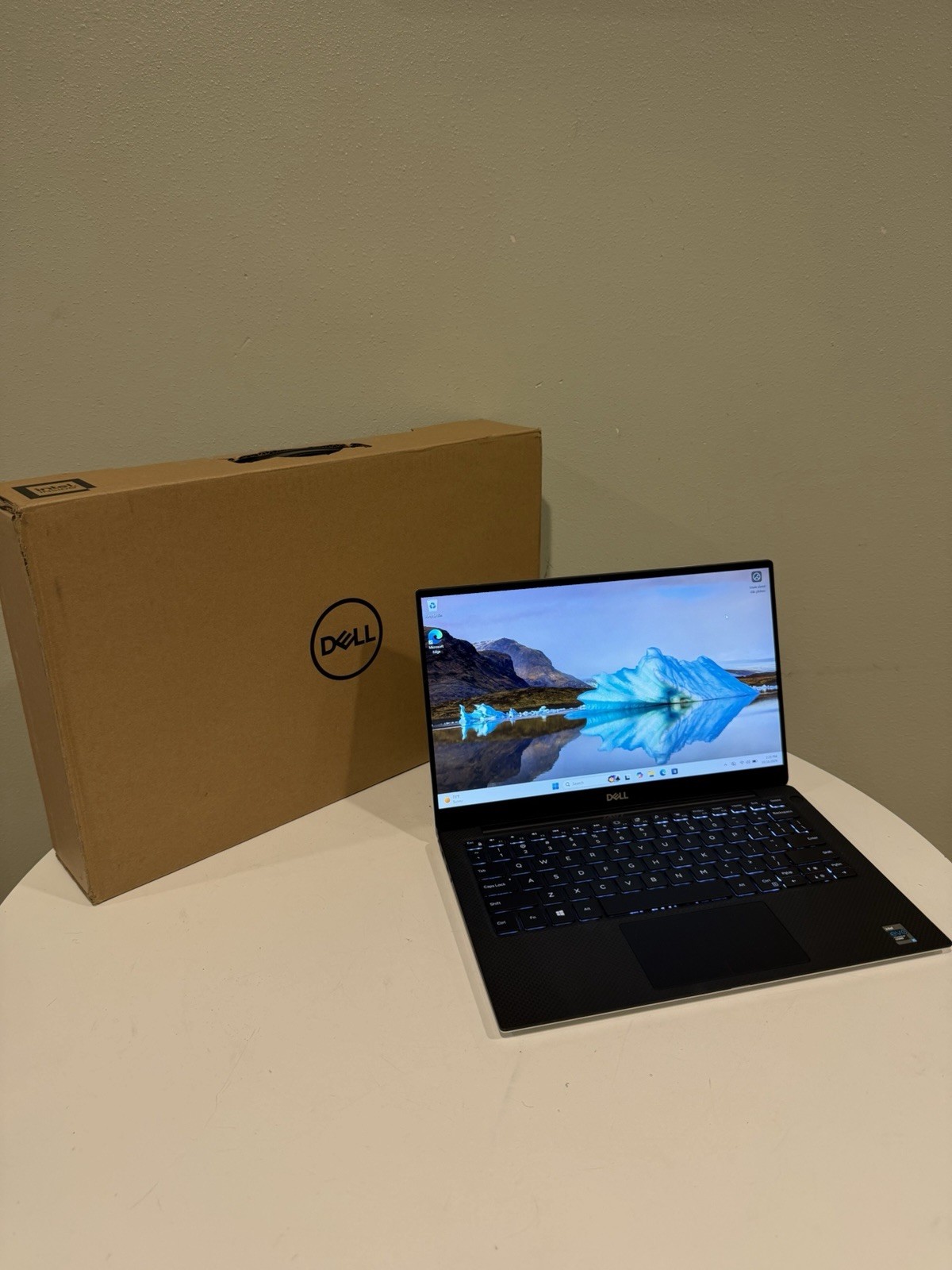 OPEN BOX Dell XPS 13 9305 13.4”  (256GB, Intel Core i5, 2.40GHz, 8GB) Laptop