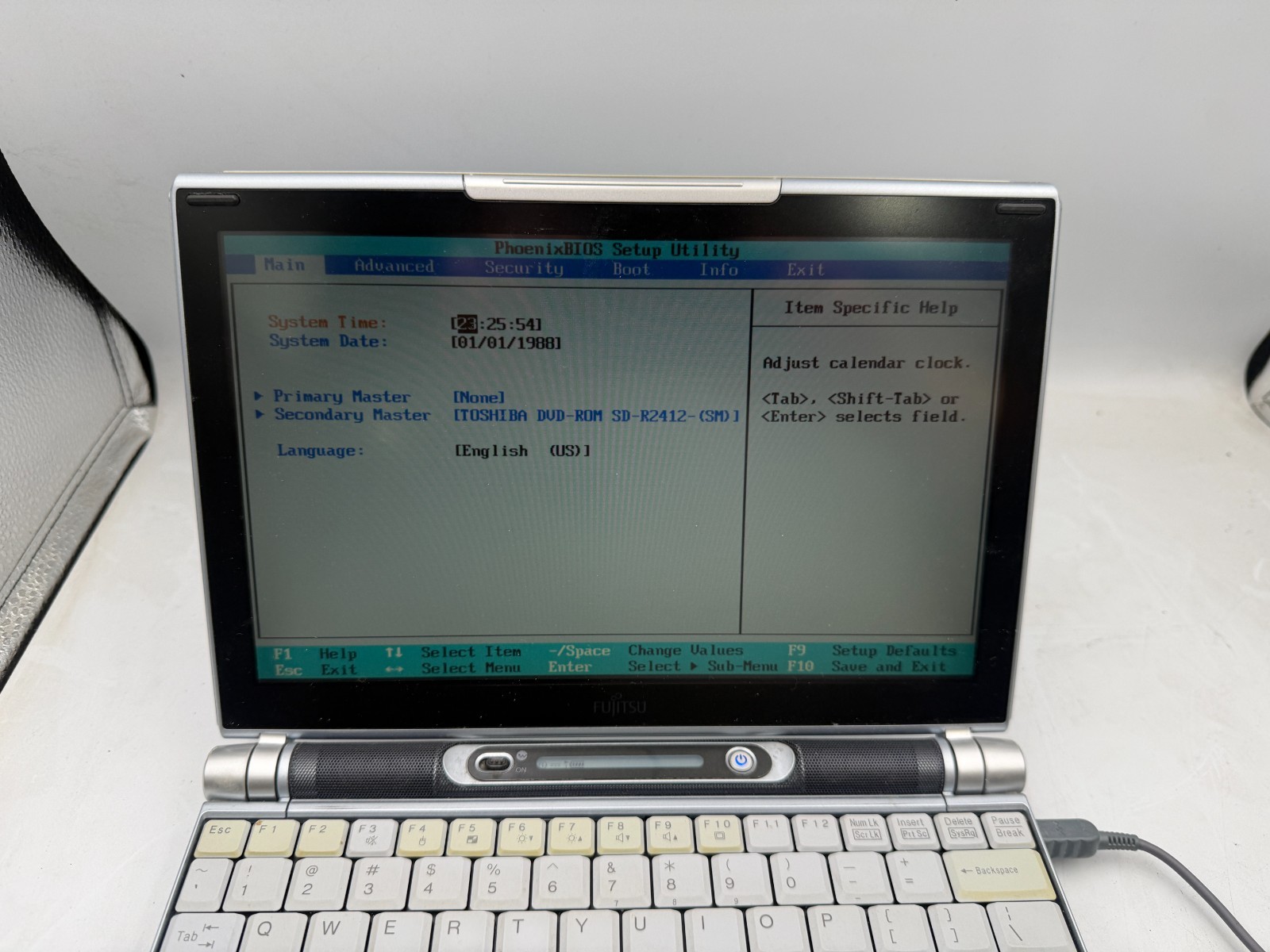 VINTAGE Fujitsu LifeBook P5010 UMPC 10" Laptop ULV 900MHZ / 512MB ram / RARE