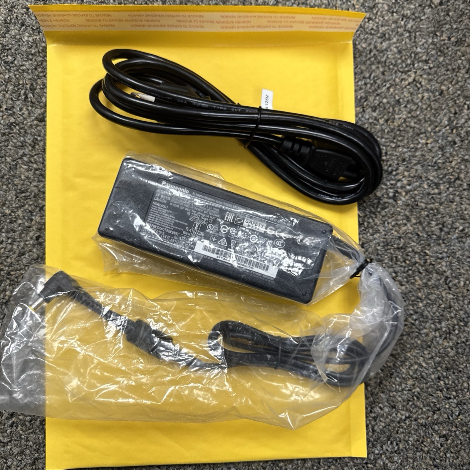 Genuine Panasonic Toughbook CF-AA5713A MZ Charger CF-19 CF-31 CF-33 CF-53 CF-54