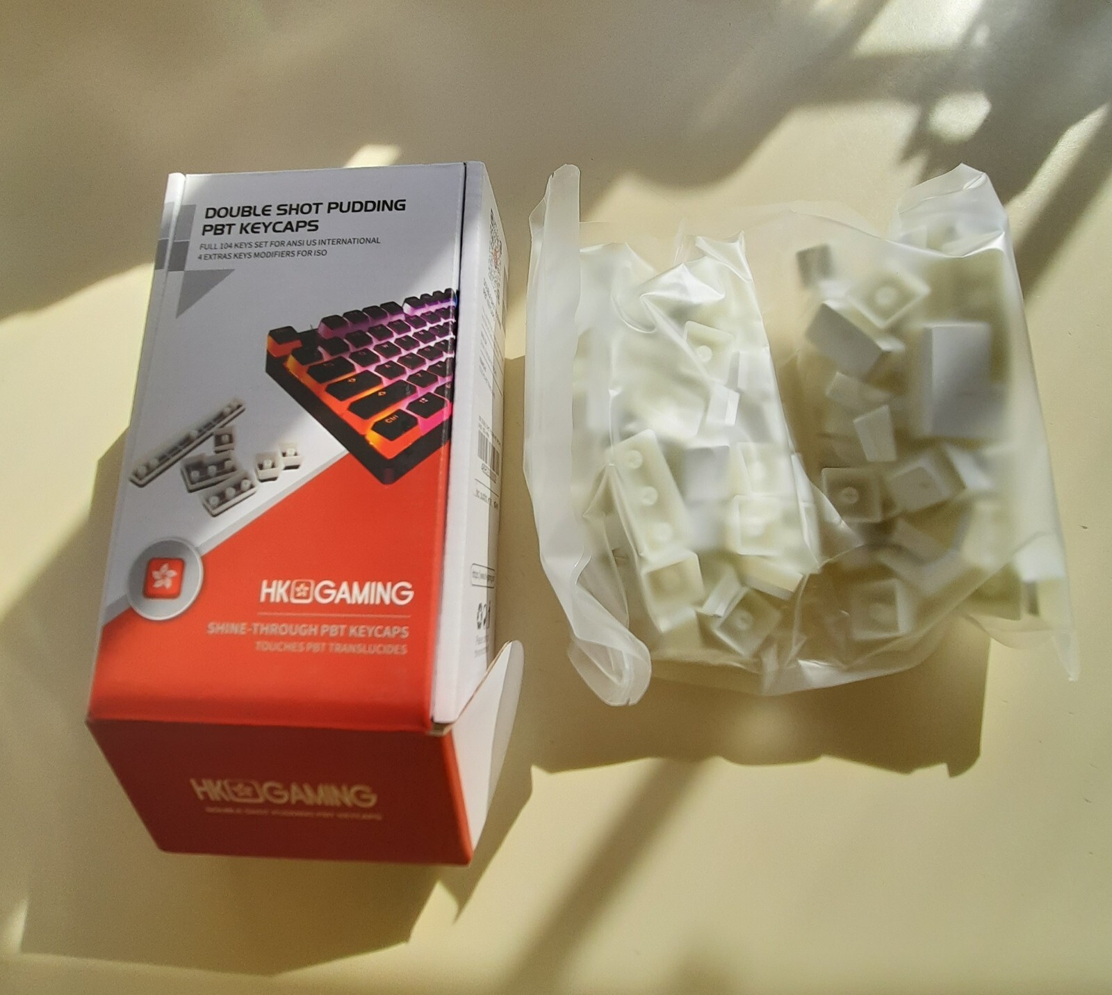 Double Shot Pudding PBT Keycaps NIB.    Clear Caps with White Tops