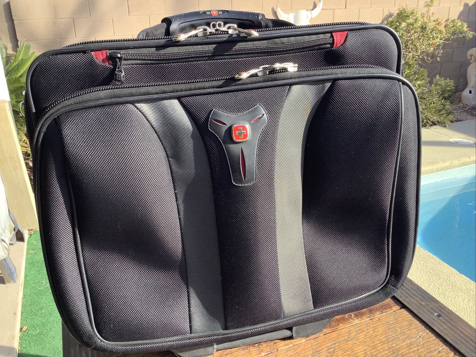 SwissGear Granada Double Gusset Wheeled Laptop Case - Black Wenger 