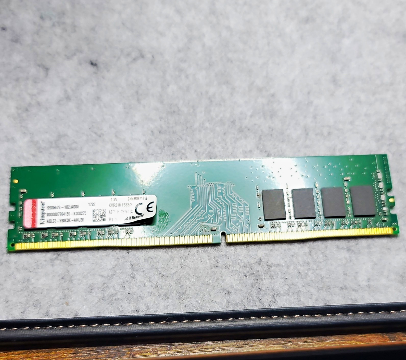 Kingston ValueRAM 8GB (1x8GB) DDR4-2133 PC4-17000 288-Pin Non-ECC DIMM