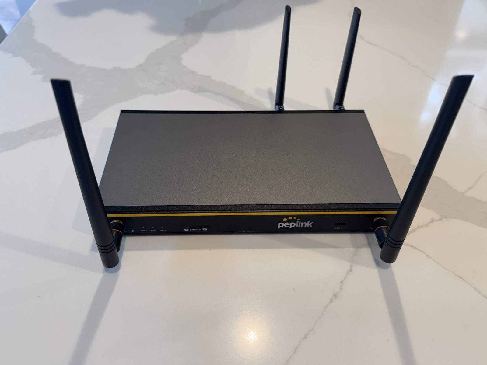 Peplink B One Plus LTE Cat 4 wifi 6 2 WAN 4 LAN USB WAN #B-ONE-LTE-US-T-PRM