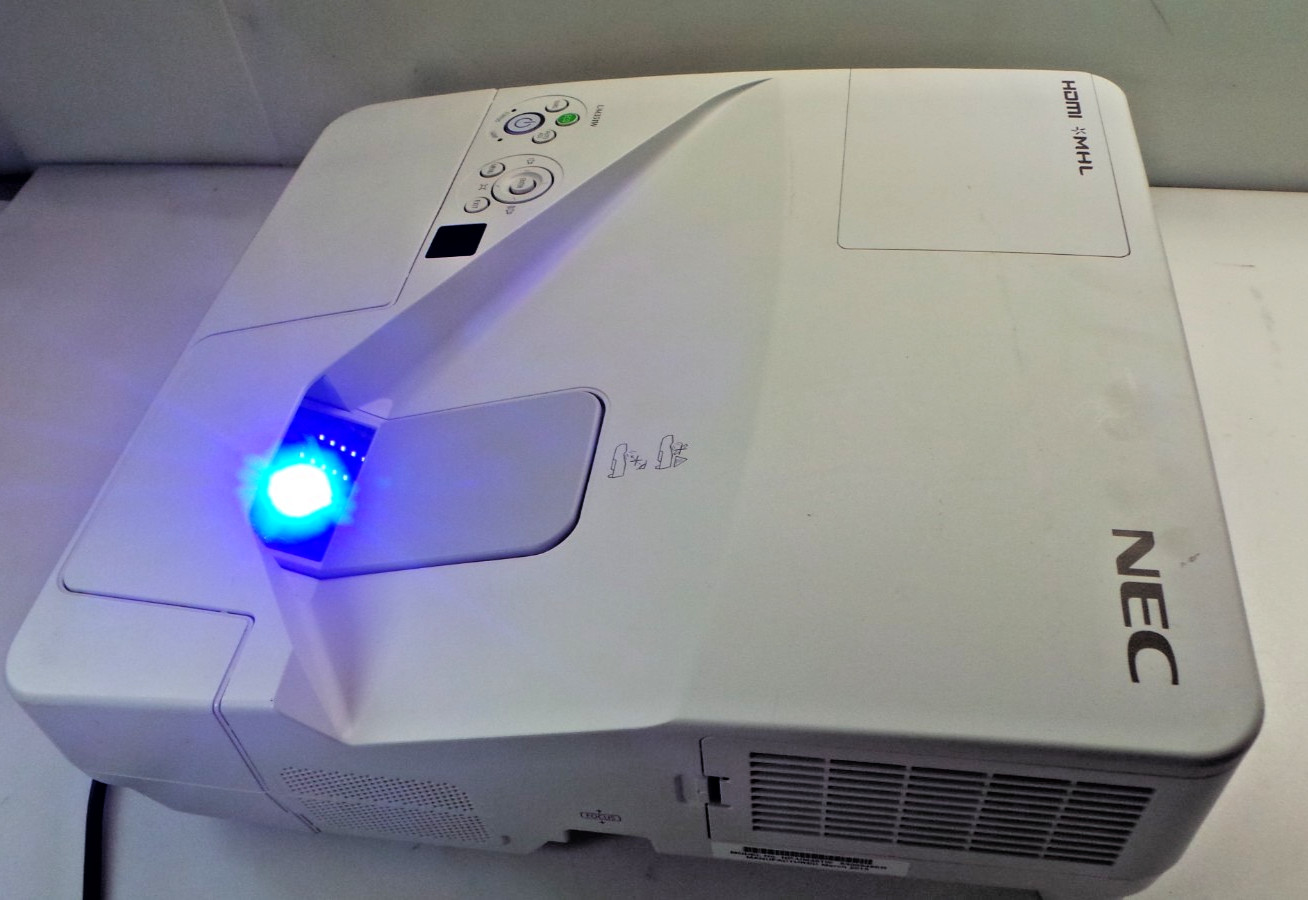 NEC NP-UM351W 3LCD Projector 3500 ANSI Lumens [Lamp Hrs: 1637H] No Remote