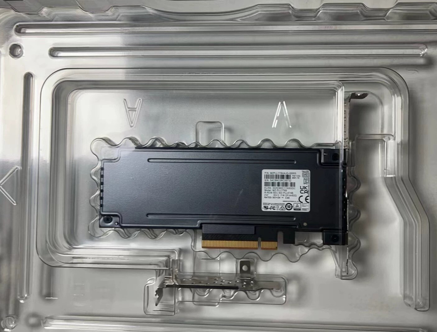 New Samsung PM1725b 1.6TB HHHL PCIE 3.0 NVME MZ-PLL1T6B MZPLL1T6HAJQ-00005 SSD