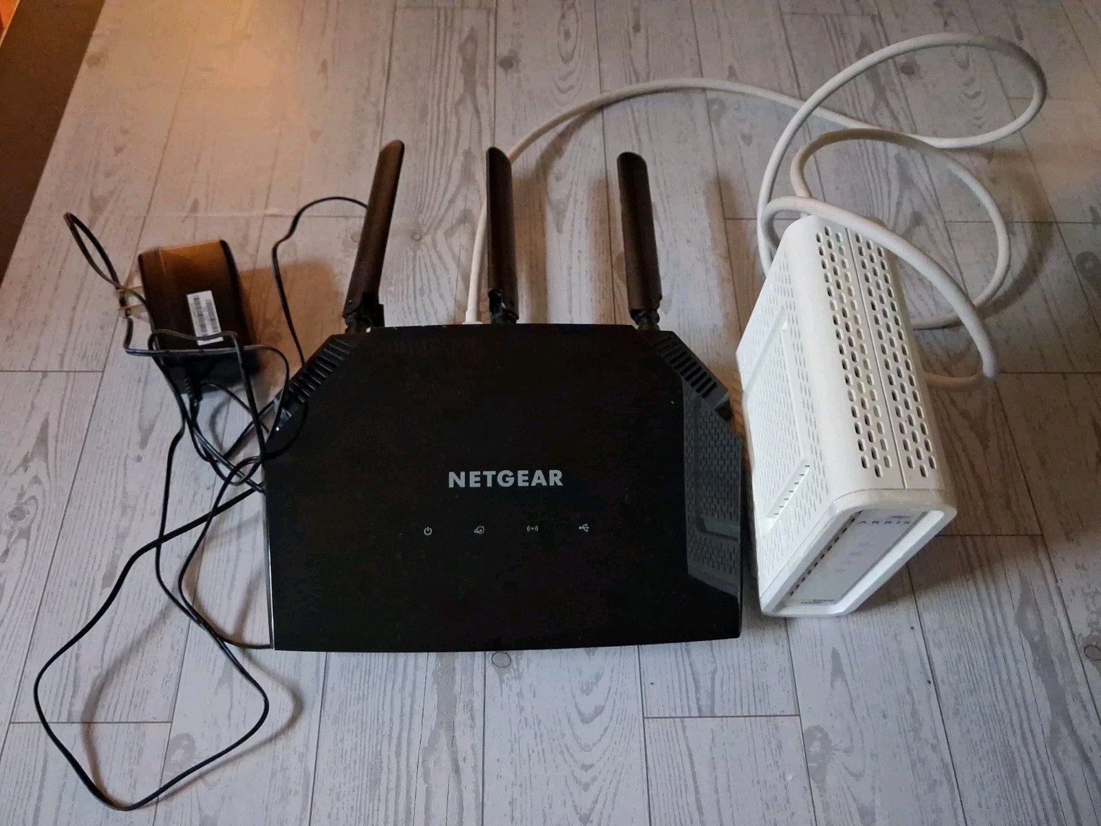 Arris SURFboard SB8200 Modem And Netgear Nighthawk R6700v3 Router Bundle