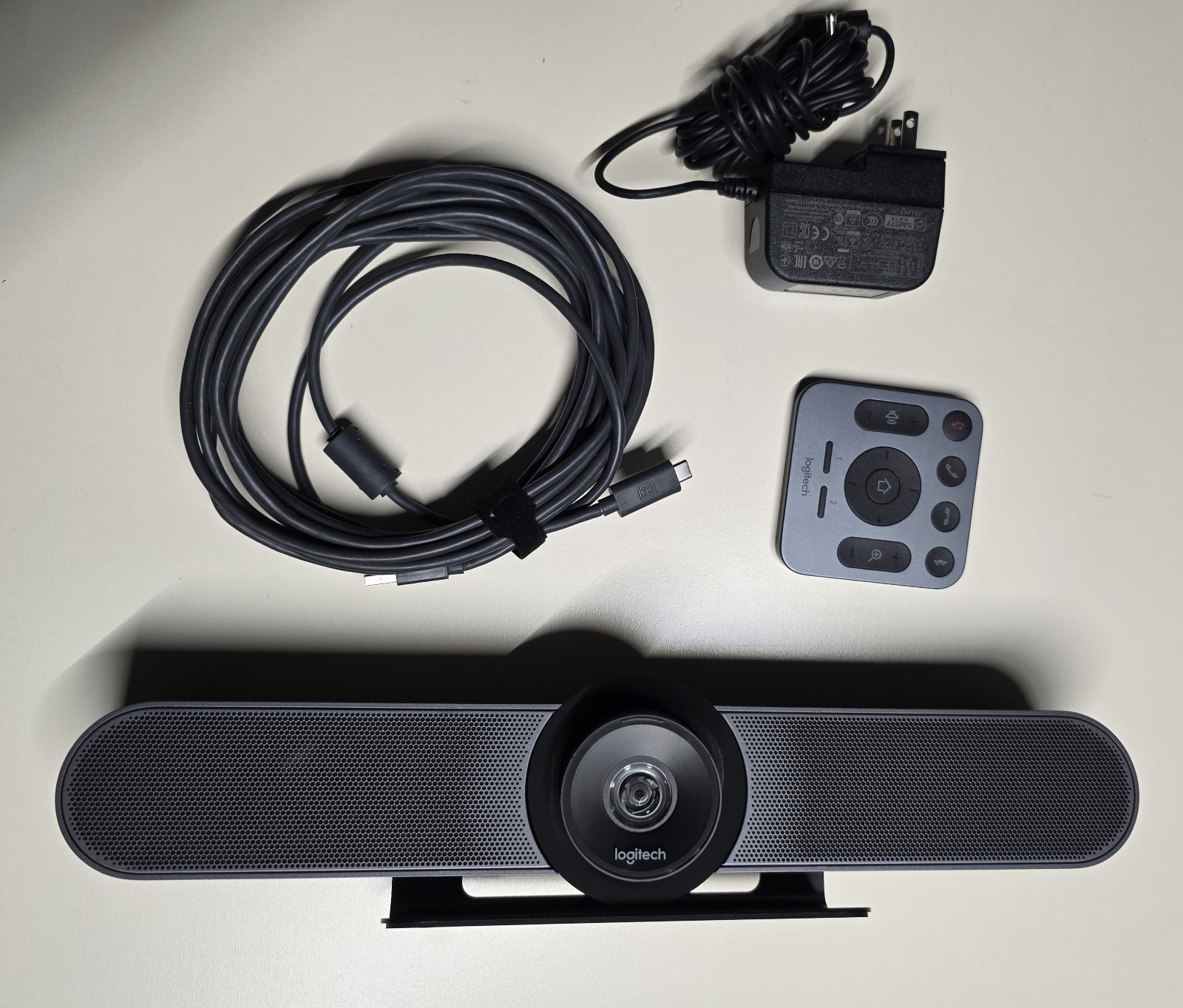 Logitech Meetup 960-001101 Video Conf Cam / Speaker with ac, remote, usb cable