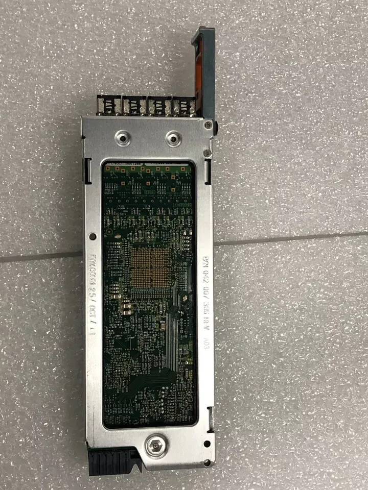 Strong-it EMC 303-092-102B 8GB F/C ULTRAFLEX I/O W/ LATCH
