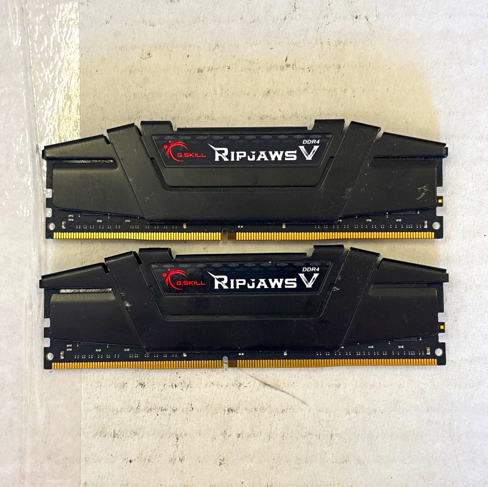 G.SKILL Ripjaws V 32GB (2x16GB) DDR4-3200 PC4-25600 288-Pin XMP