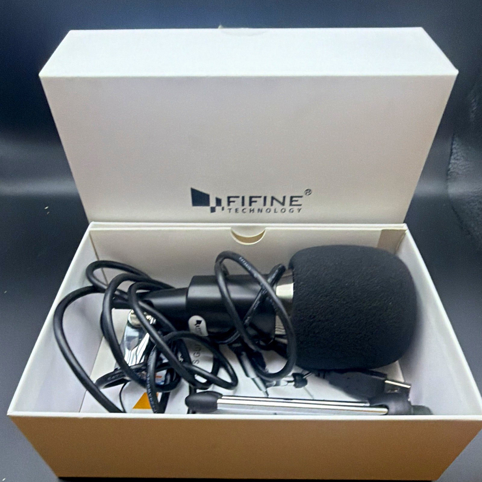 FIFINE Technology Desktop Microphone with Tripod Stand, Black