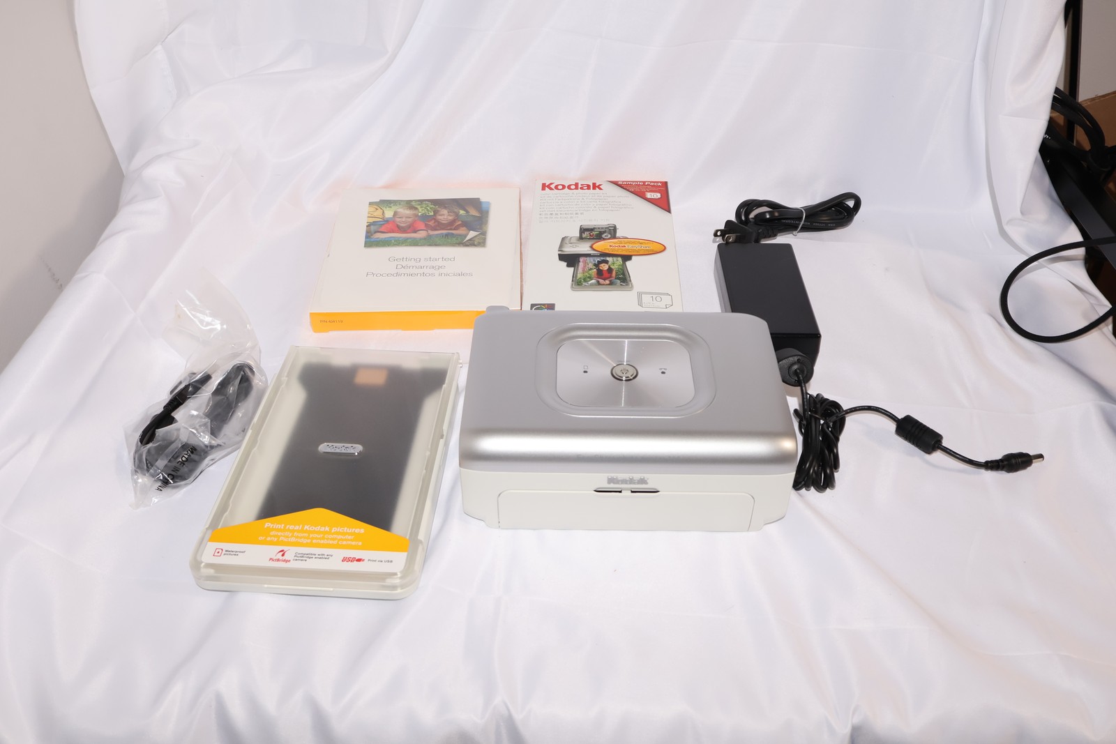 Kodak EasyShare Photo Printer 300 PP300 with Sample Pack