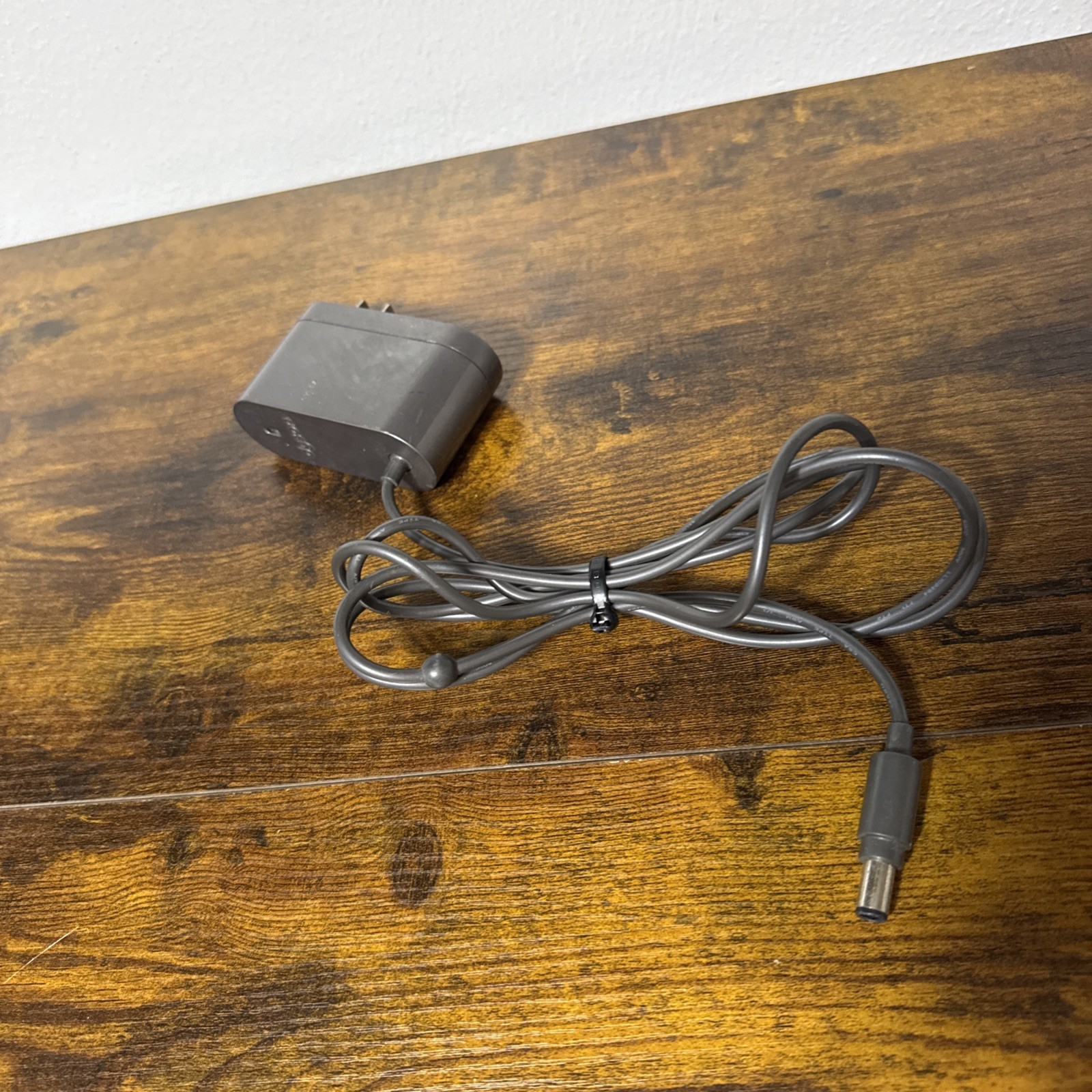 Genuine Dyson 17530-02 Salom Class 2 Battery Charger AC Power Adapter OEM Tested
