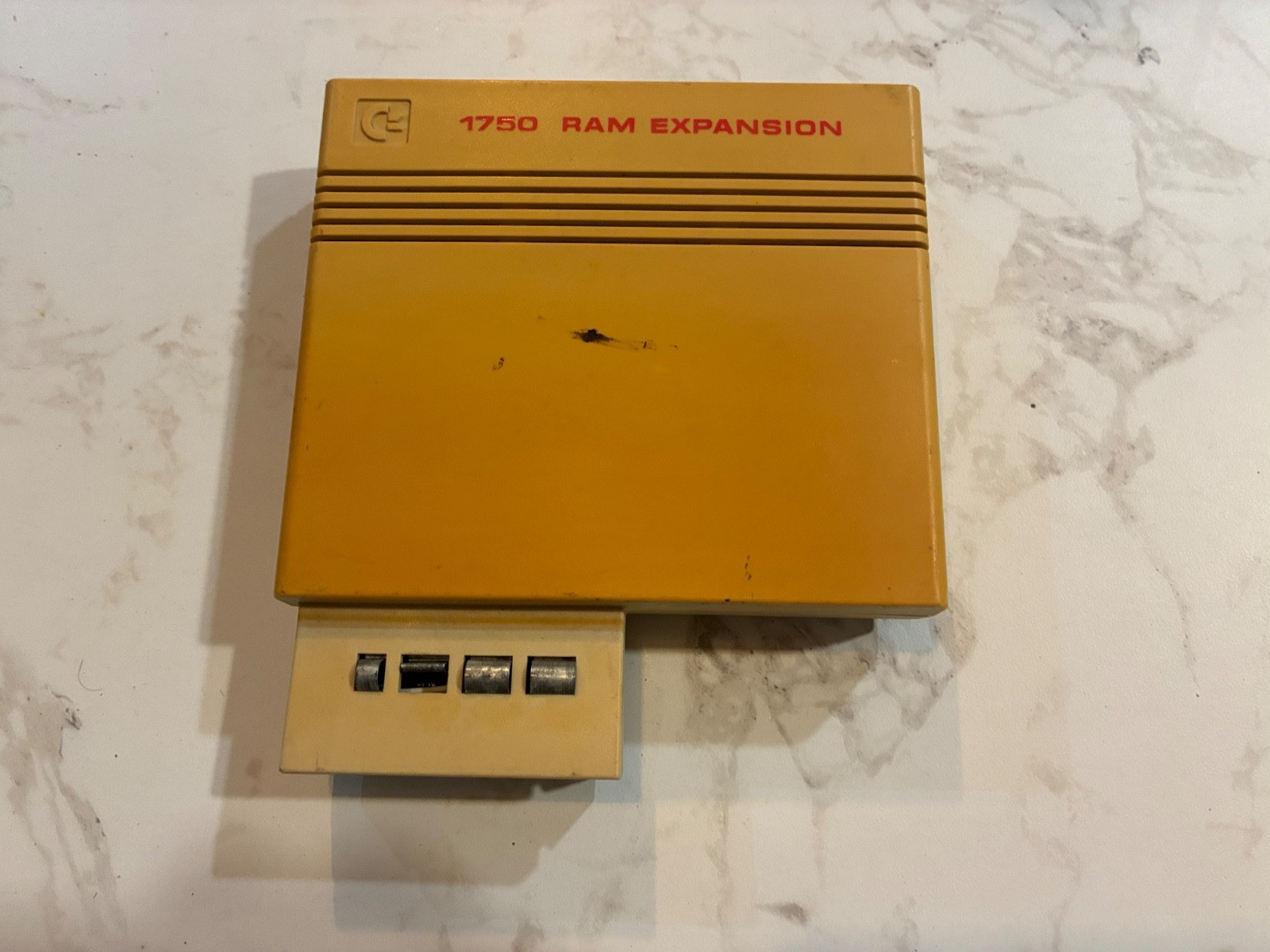 Commodore 1750 512K RAM Expansion REU for C128 / C64 – Tested & Working