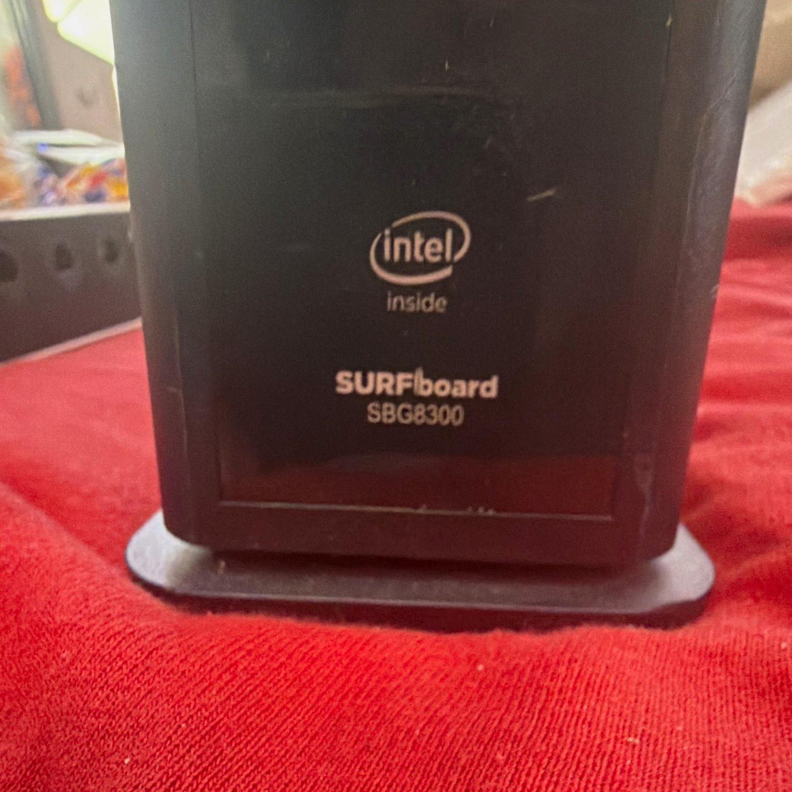 ARRIS SURFboard SBG8300 DOCSIS 3.1 Dual-Band WiFi Modem Router 4-Port