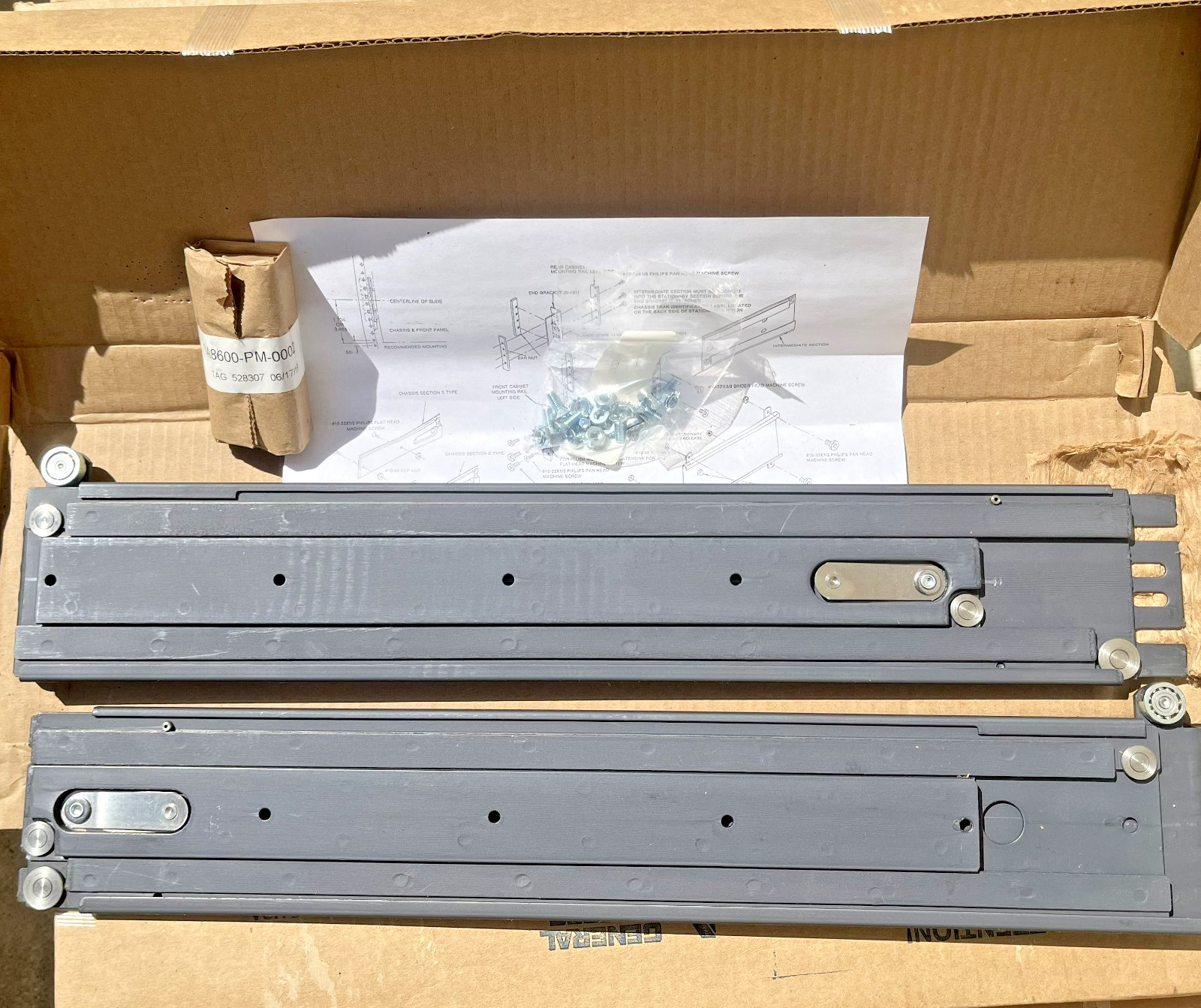 General Devices CC1501-00-0200 CTRS-120 Rack Mount Slide Rail Pair New
