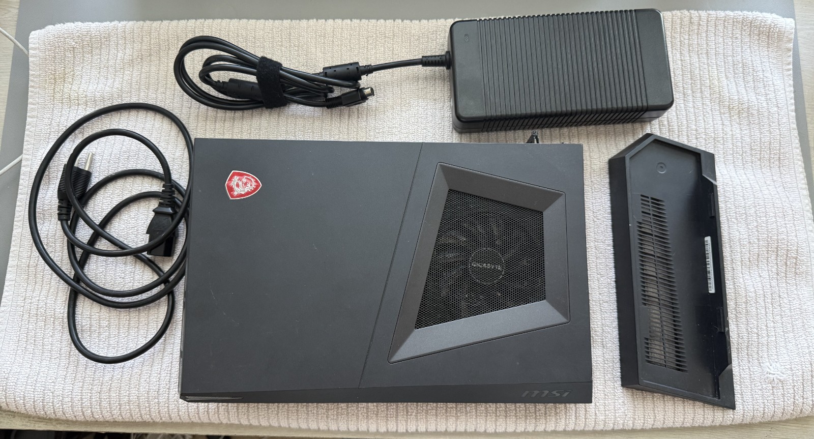 MSi Trident 3 Gaming Desktop, Nvidia RTX 2070, Intel 9400F, 16GB Ram, 1TB SSD