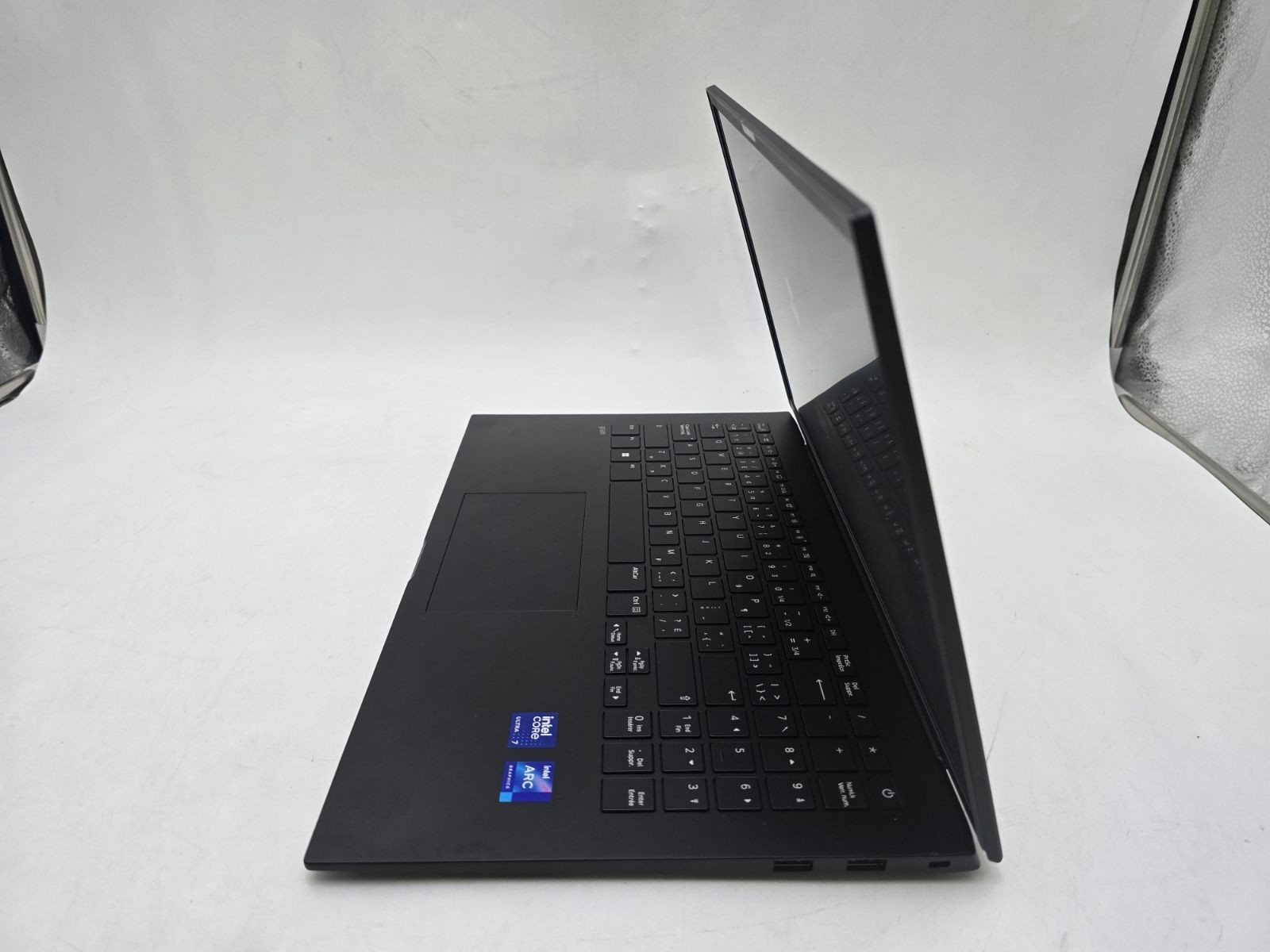 BLACK - LG GRAM 15.6” FHD 1920X1080 LIGHTWEIGHT LAPTOP, +TOUCH, AI-ENABLED INTEL