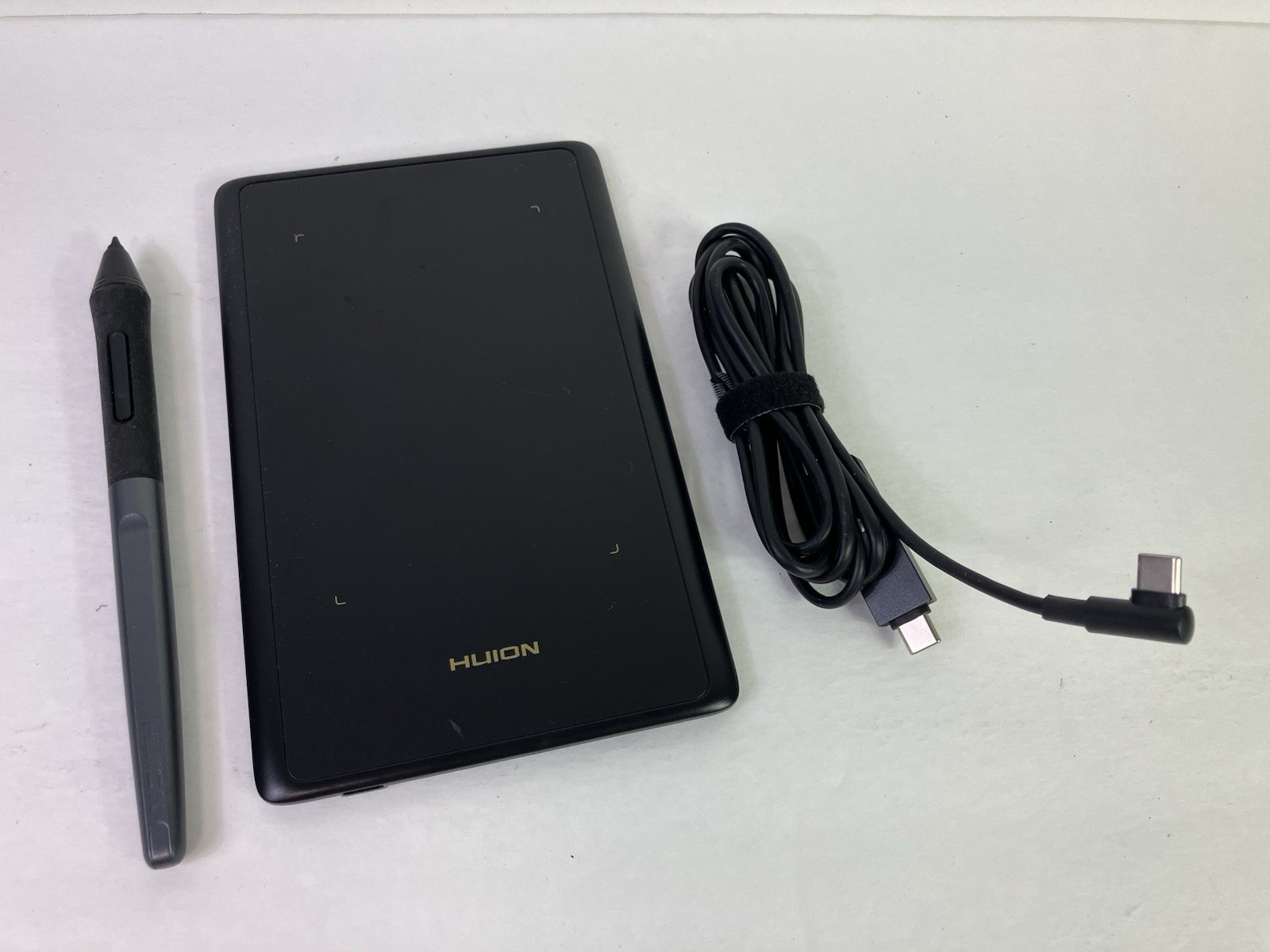 Huion Inspiroy H420X Graphics Tablet USB-C Battery-Free Pen 8192 Pressure Levels