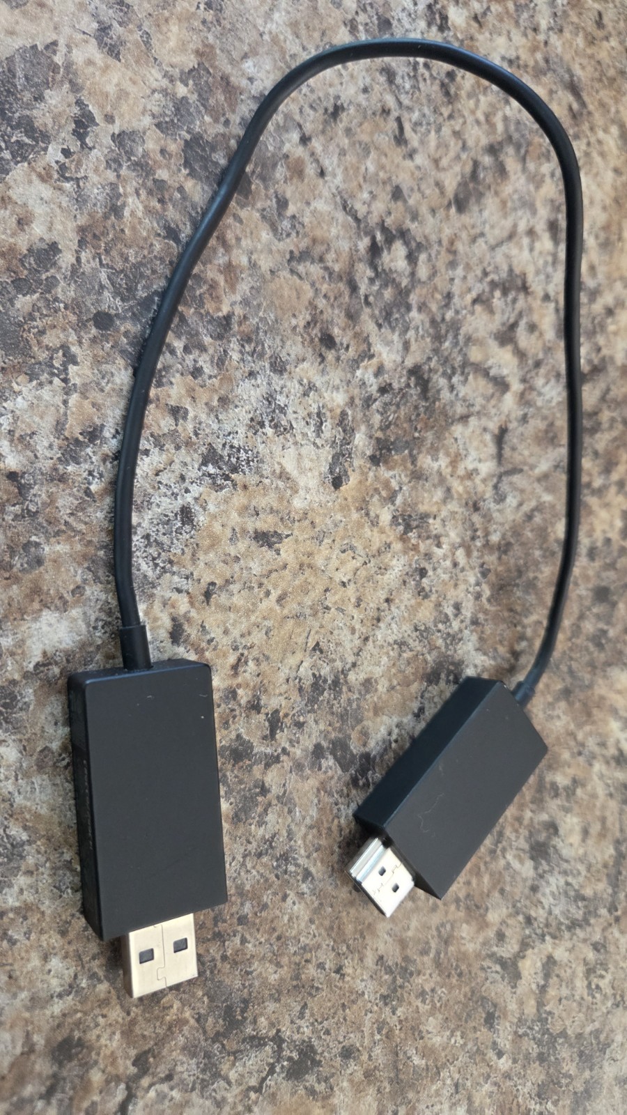 Microsoft Wireless Display hdmi Adapter V2 (Model 1733) miracast dongle