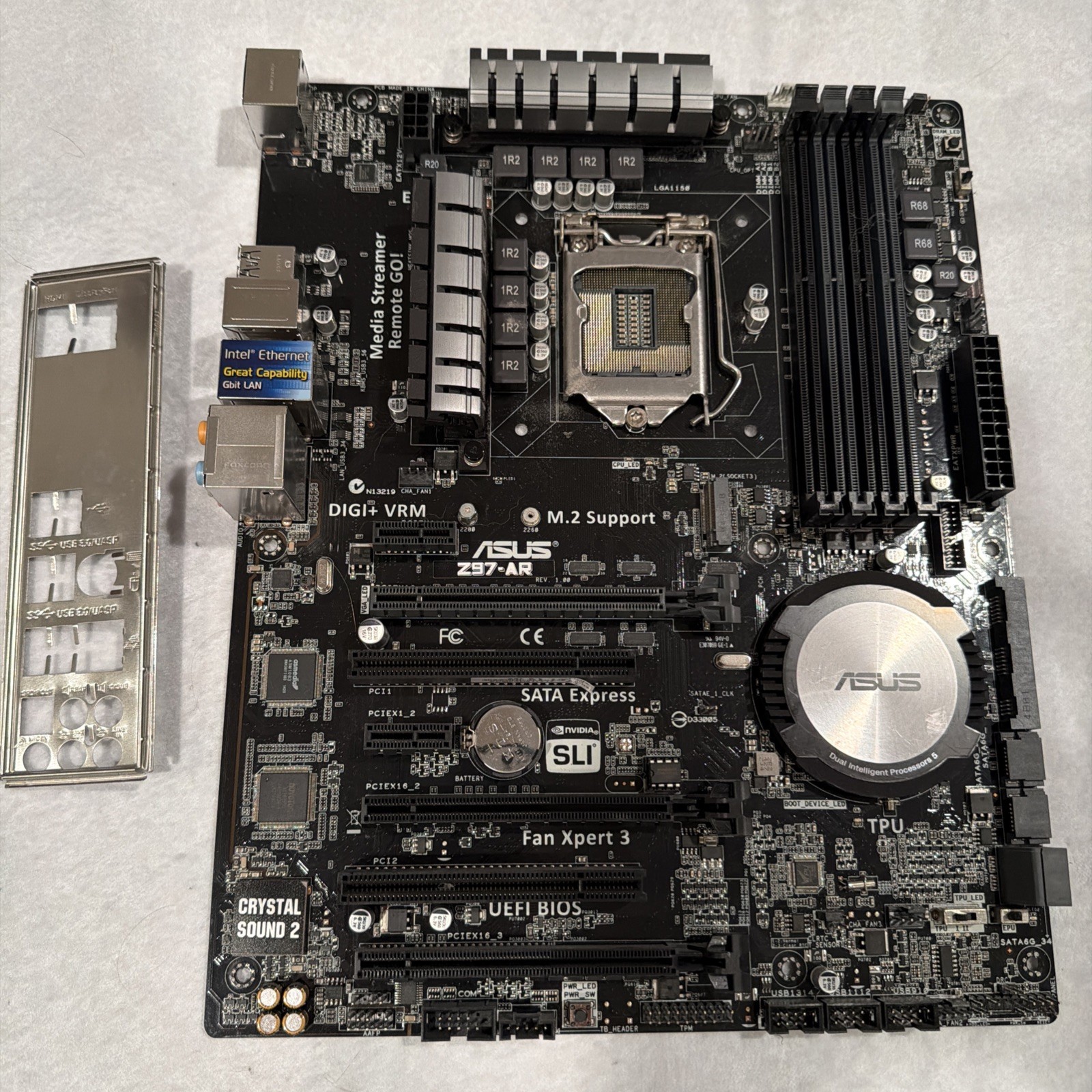 ASUS Z97-AR Intel Z97 LGA1150 DDR3 ATX Desktop Motherboard