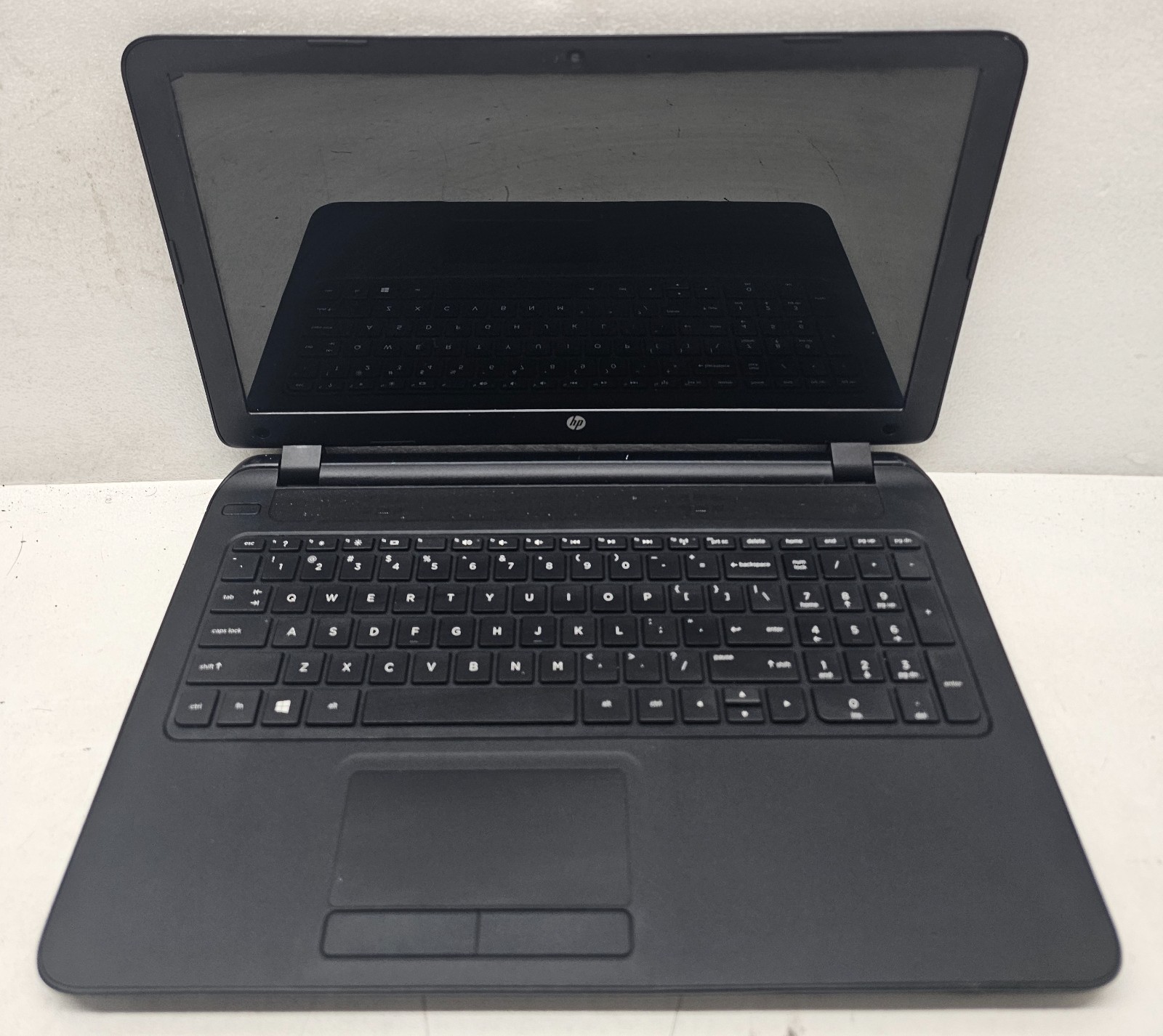 HP 15-f305dx 15.6" Laptop AMD A6 NO RAM/HD/OS/POWER (FL)