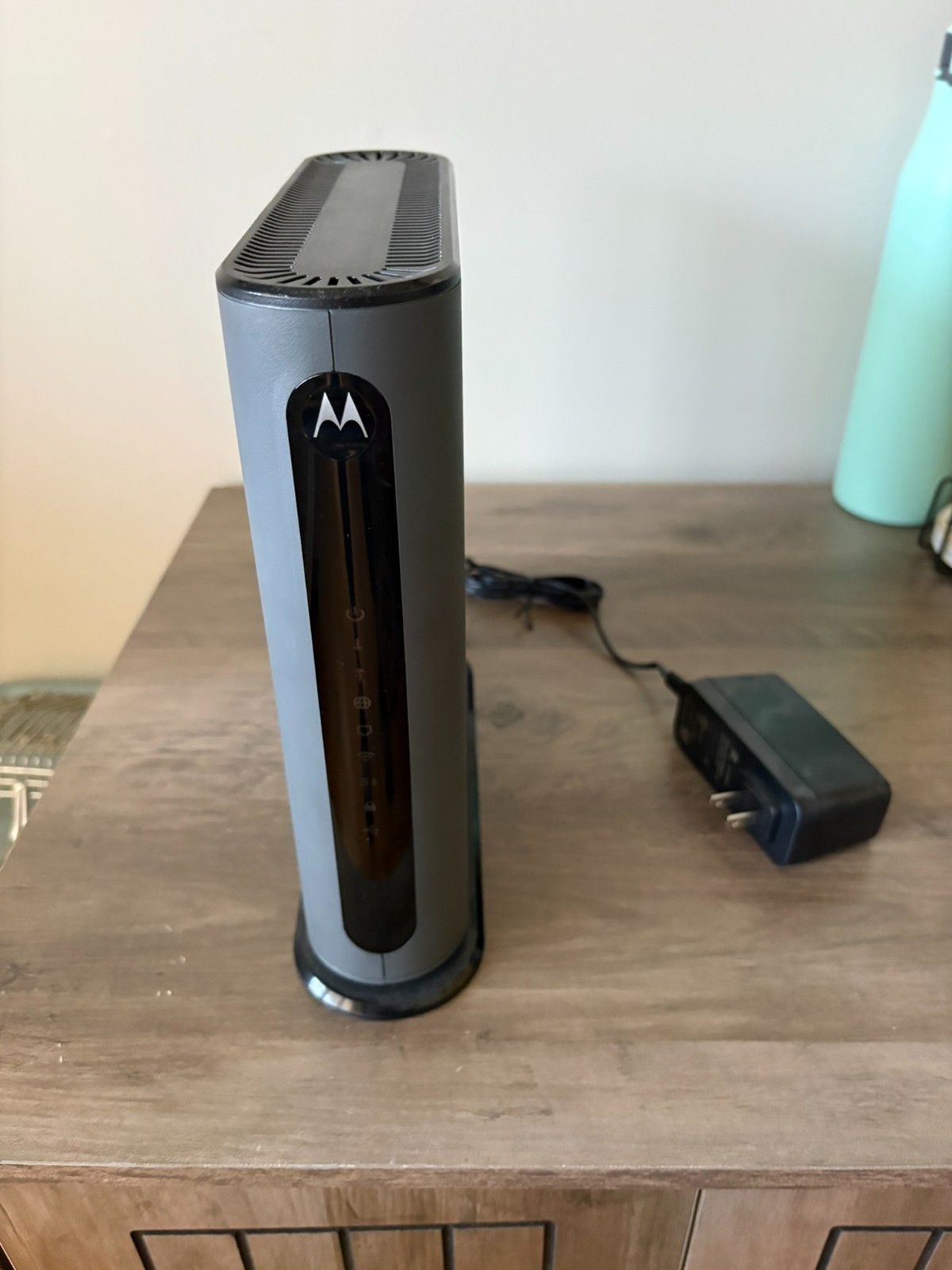 Motorola MG8702 Cable Modem + Wi-Fi Router-Black