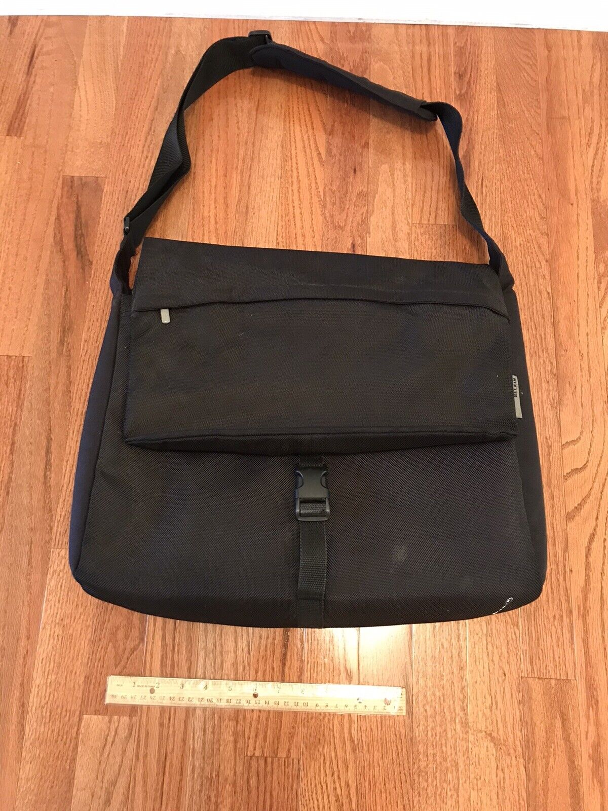 BELKIN Computer Large Laptop Sling Backpack Carrying Bag Black