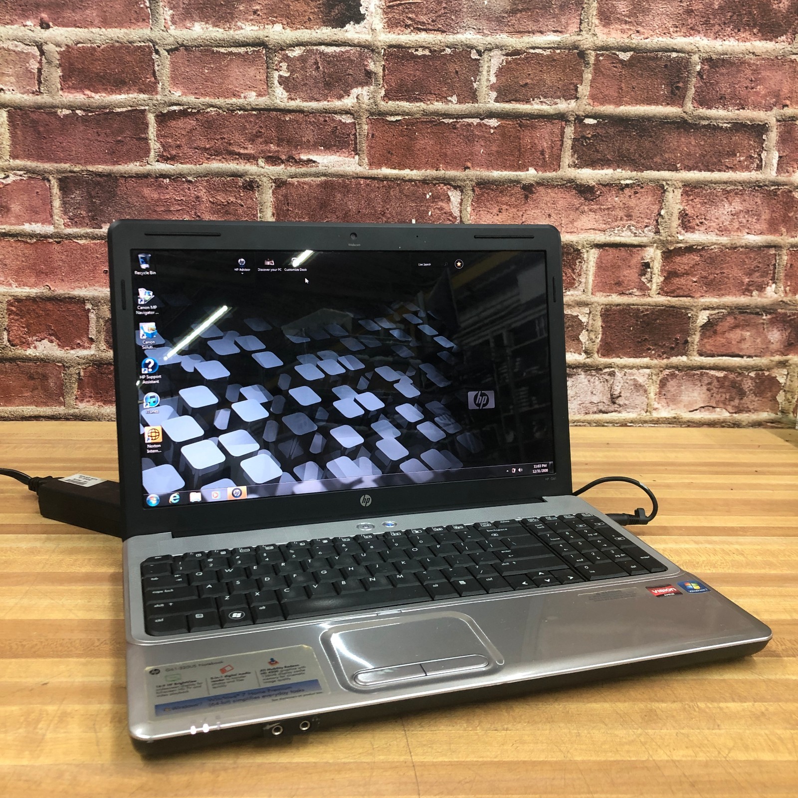 HP Pavilion G61 Retro Gaming Laptop AMD Athlon II 2.00GHz 4GB RAM (Windows7)