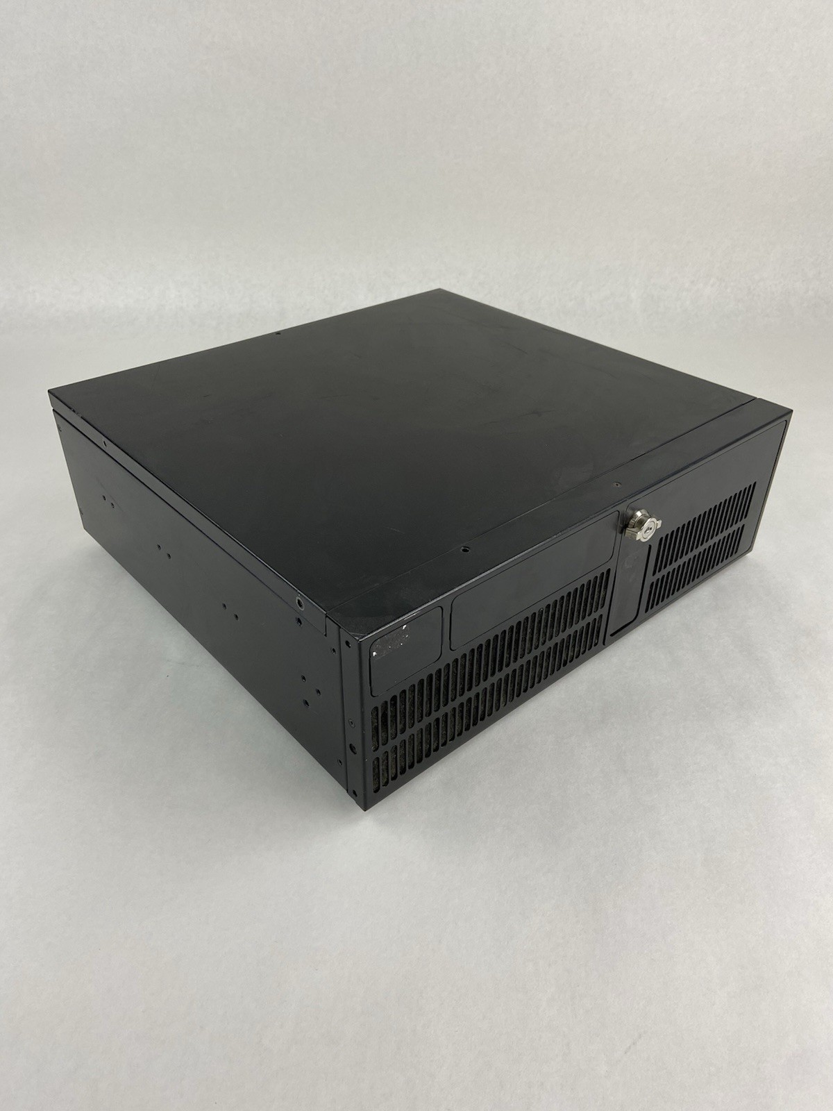 General Technics Silent 3U Rackmount Server Chassis Antec EA-650 650W PSU