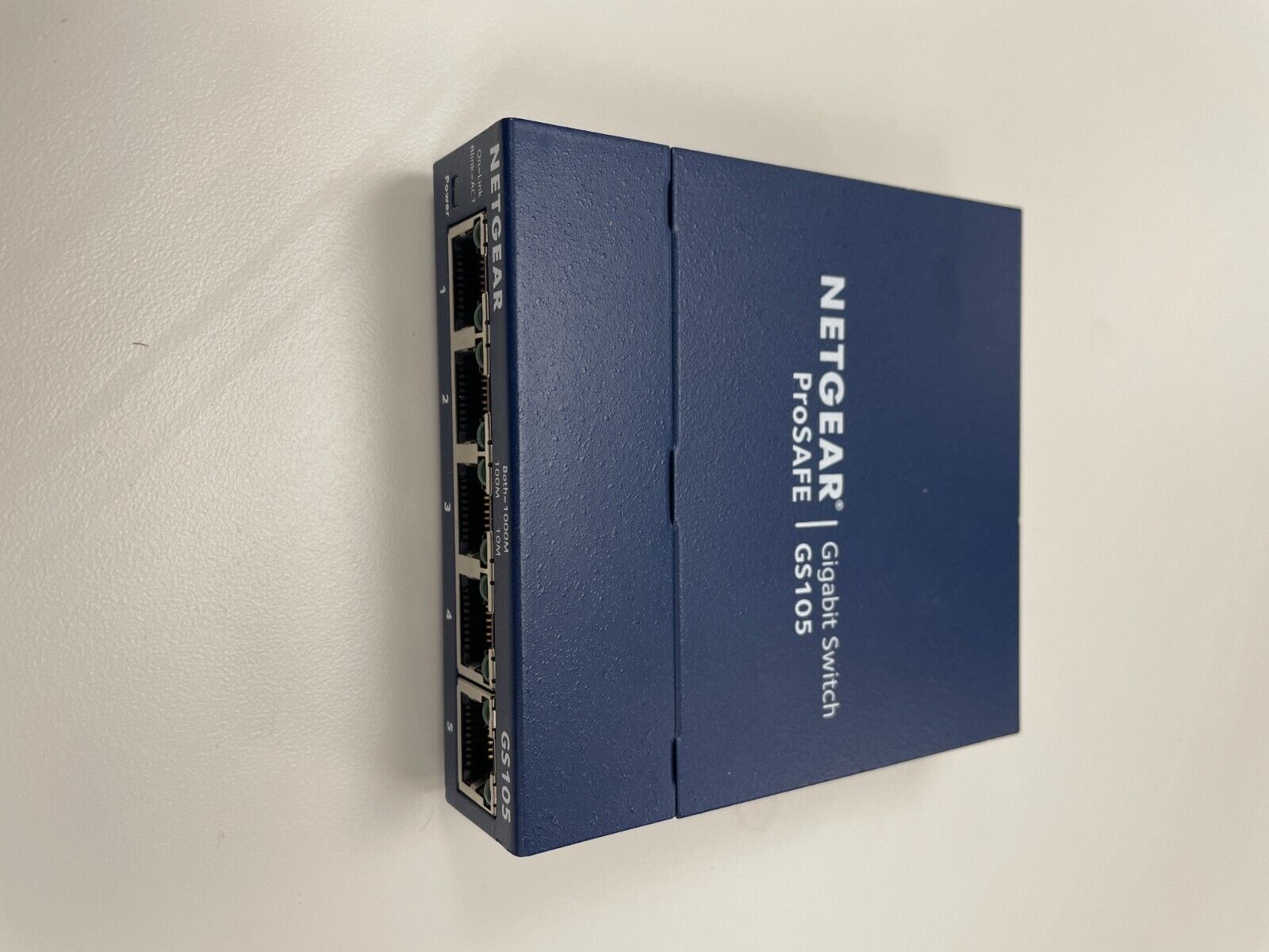 GS105GR NetGear ProSafe 5-Port 10/100/1000Mbps RJ45 Gigabit Ethernet Desktop Swi