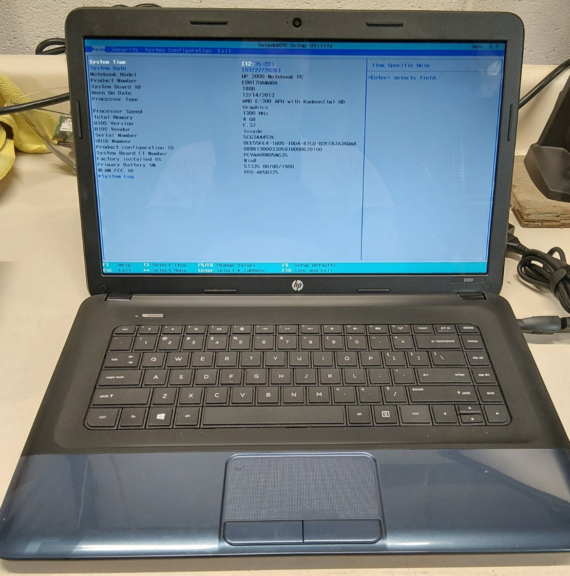 HP 2000- Laptop w/ AMD 4 GB #865