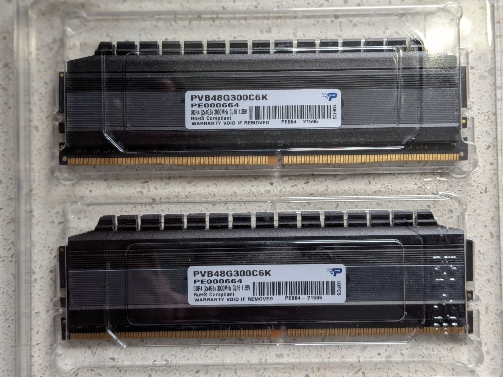 Patriot Viper 4 Blackout Memory Module PVB48G300C6K
