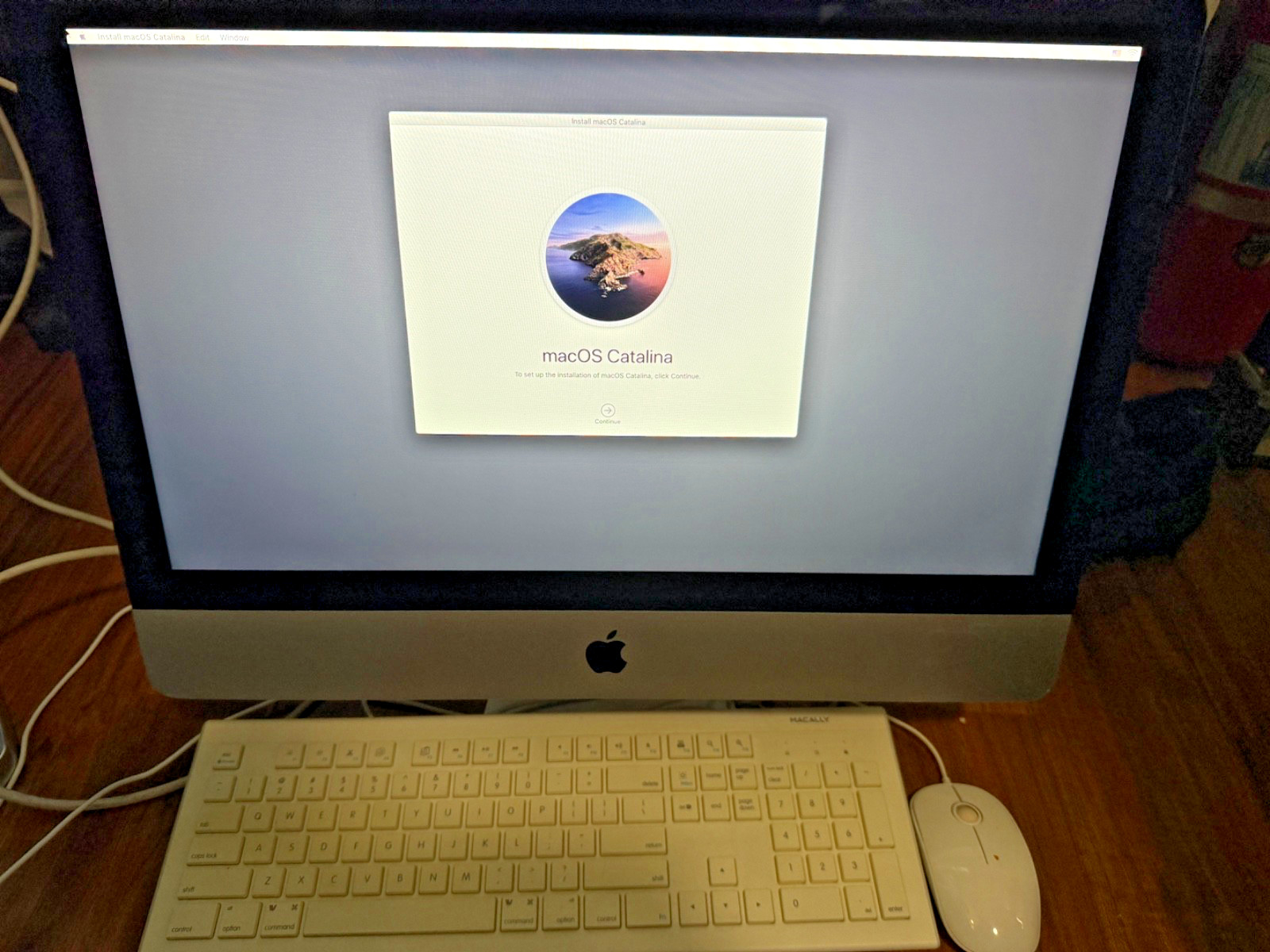 Apple iMac 21.5" Late 2013 i5 2.7GHz 8GB 1TB BAD HDD + Wired Keyboard Mouse