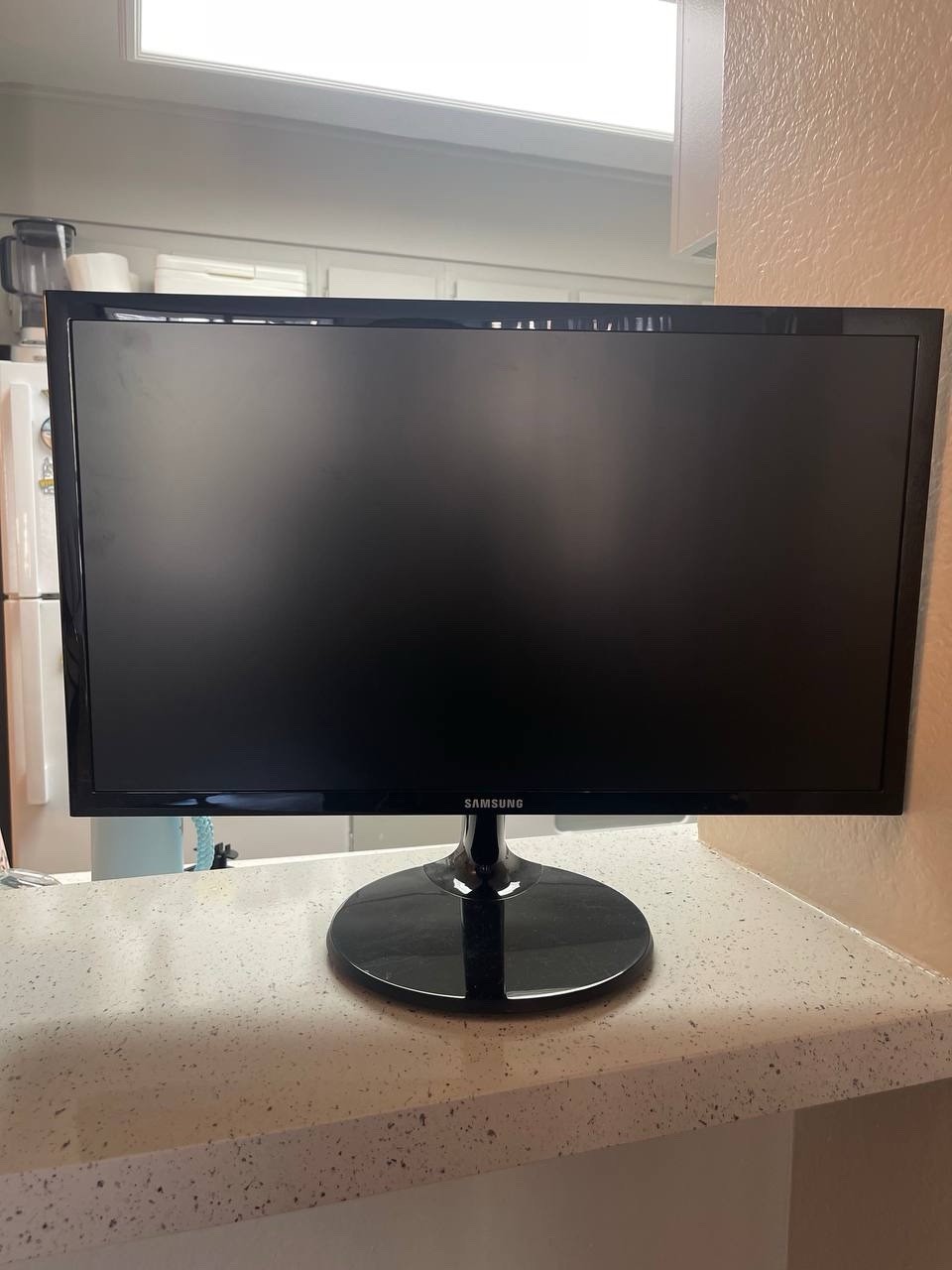 Samsung S22F350FH 22” Full HD LED Monitor – HDMI / VGA – Tested & Working