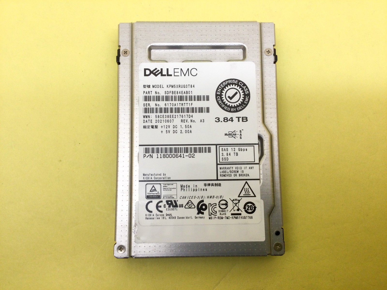 EMC Toshiba 3.84TB SAS 12Gb/s 2.5in SSD KPM5XRUG3T84 118000641-02