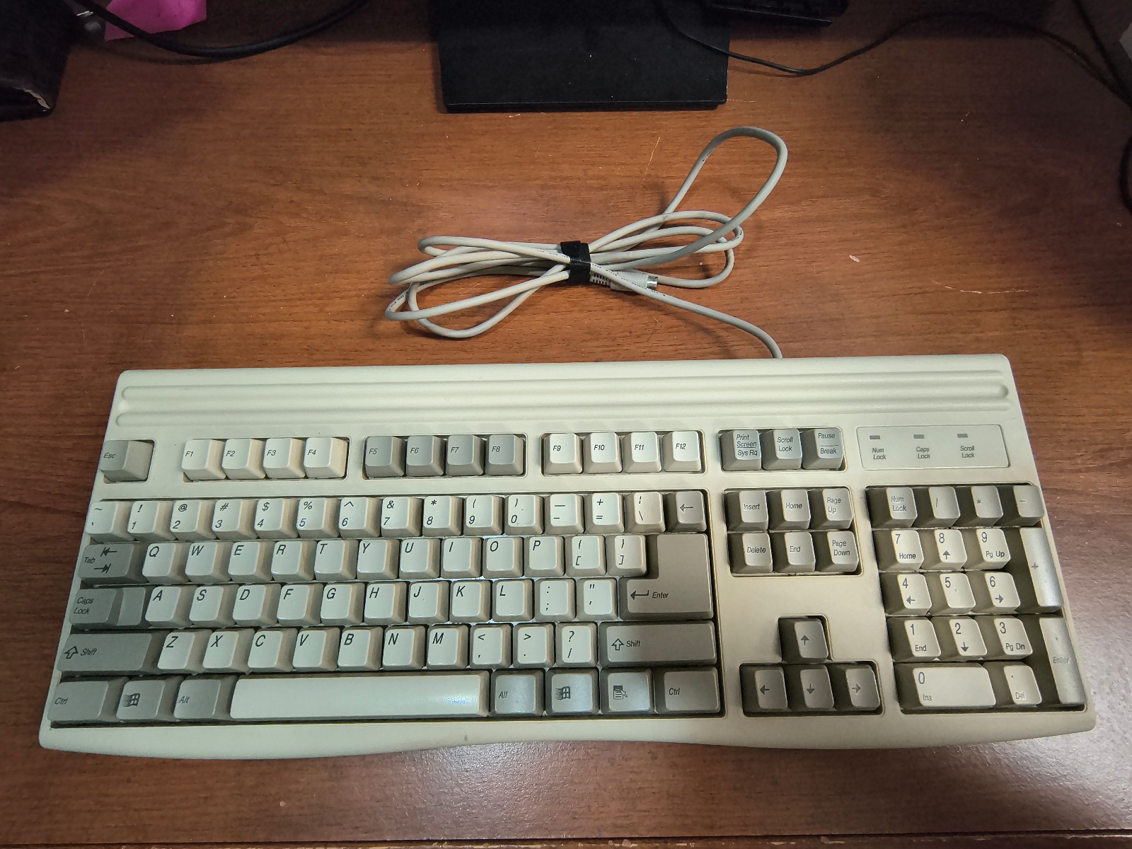 Vintage MITSUMI KPQ-E99ZC-13 PS/2 Keyboard