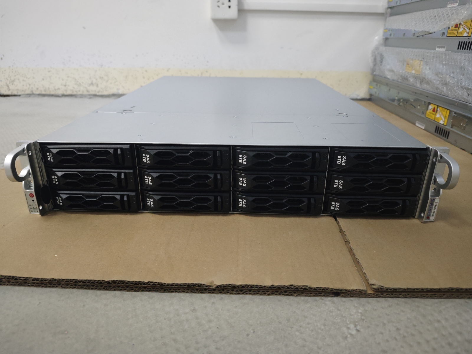 Supermicro SYS-620C-TN12R 12x3.5" Server 2x800W PSU