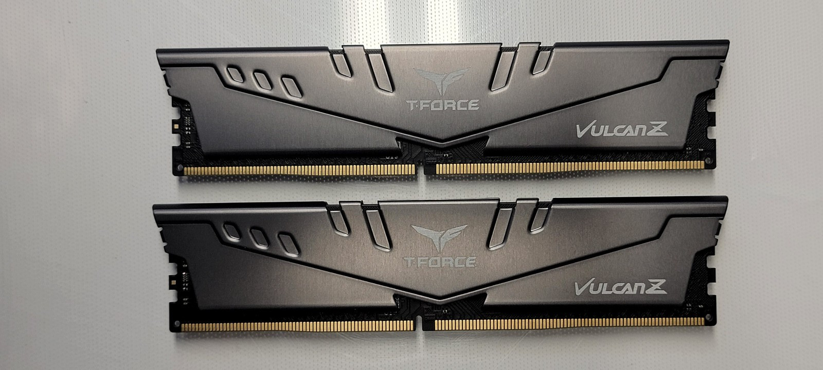 TEAM GROUP T-FORCE VULCAN Z 32GB (2X16GB) DDR4 3200MHz TLZGD416G3200HC16CBK