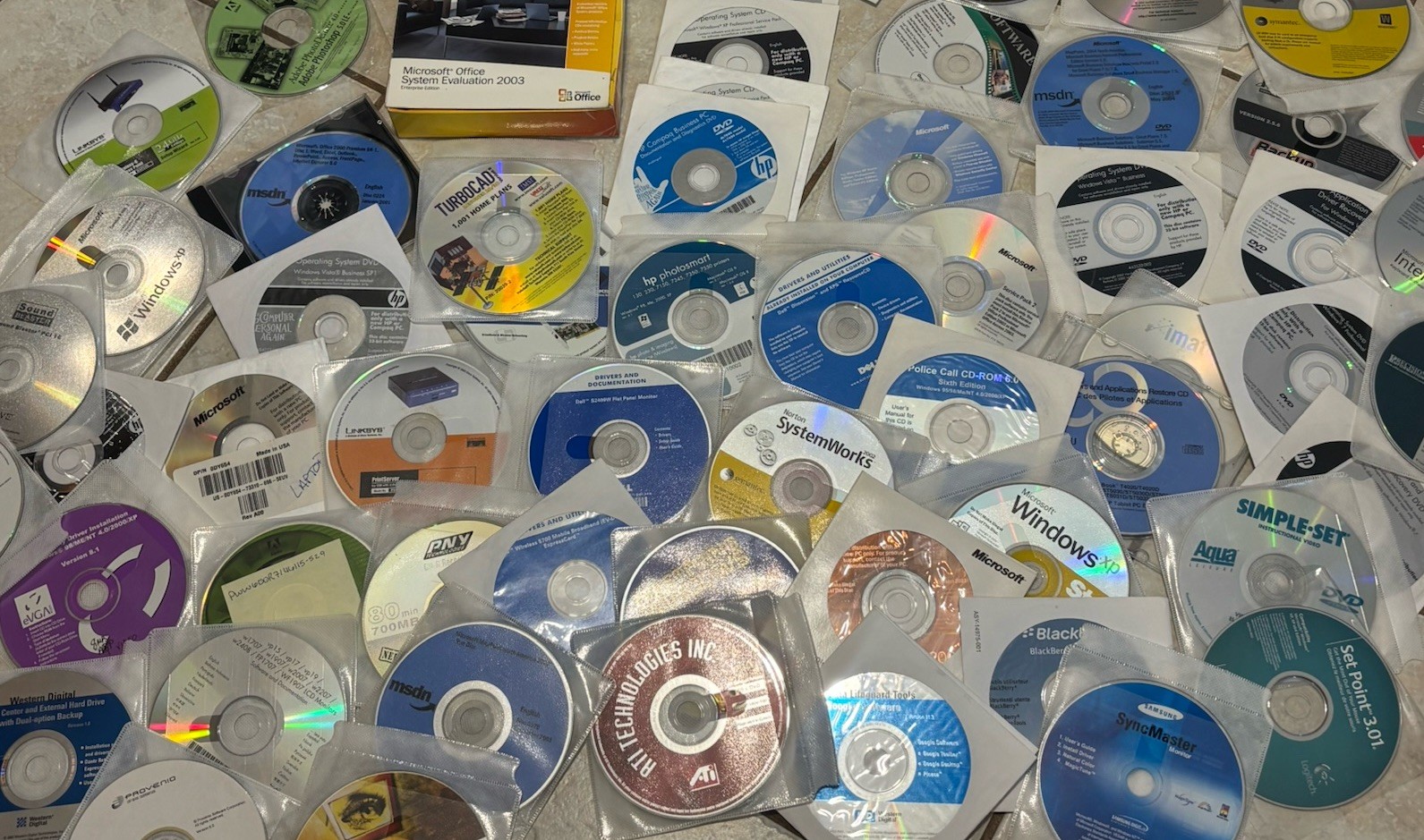 Mixed Lot Of Vintage Software And Drivers - Install Discs - CDs - 94 Pieces