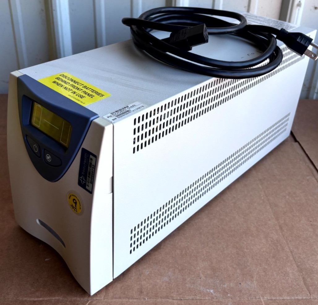APC Smart-UPS 800VA 720W ABCE802-11 50080-94R W/ Battery Turns On Read