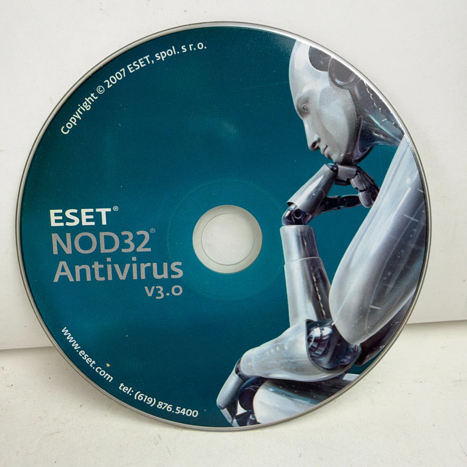 ESET NOD32 Antivirus v3.0 PC Software Installation CD Disc 2007 Light Scratches