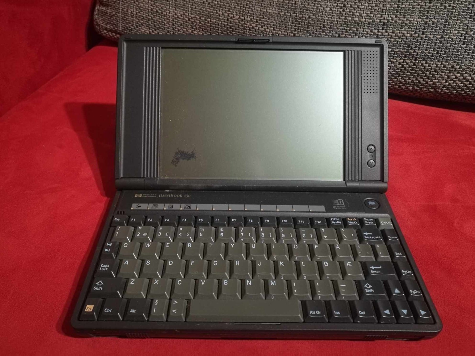 DEFECTIVE/UNTESTED - HP Omnibook 430 Vintage Laptop 1994 Computer LapTop