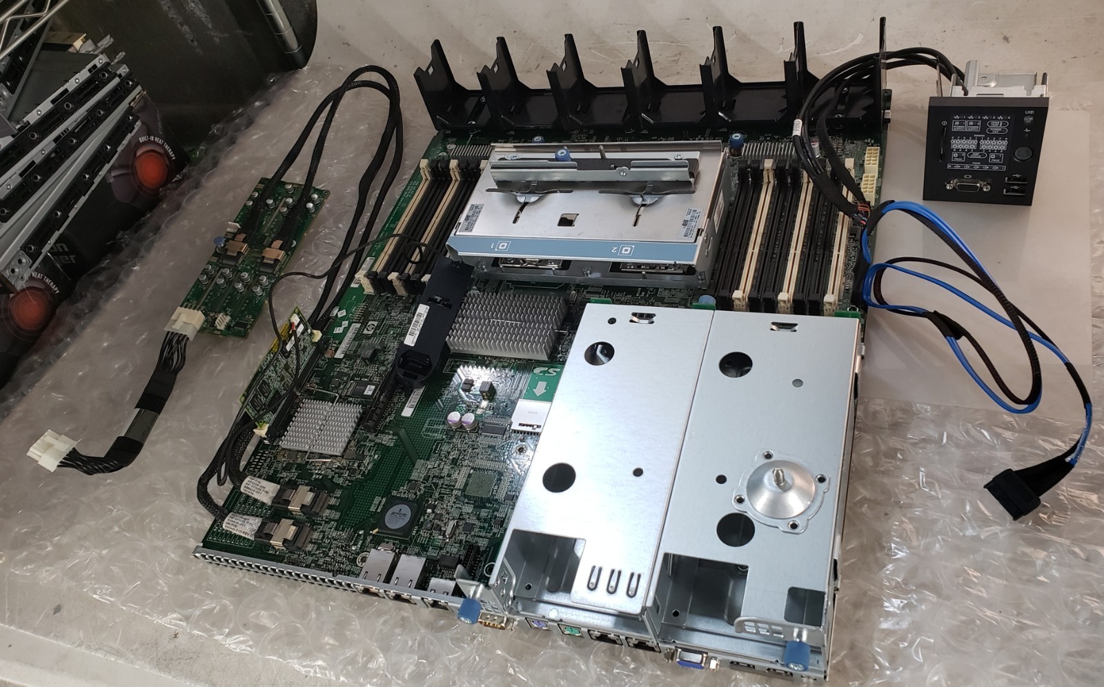 HP ProLiant G7 DL380 Motherboard Bundle w/ HD BP SID FBW Batt + Cables