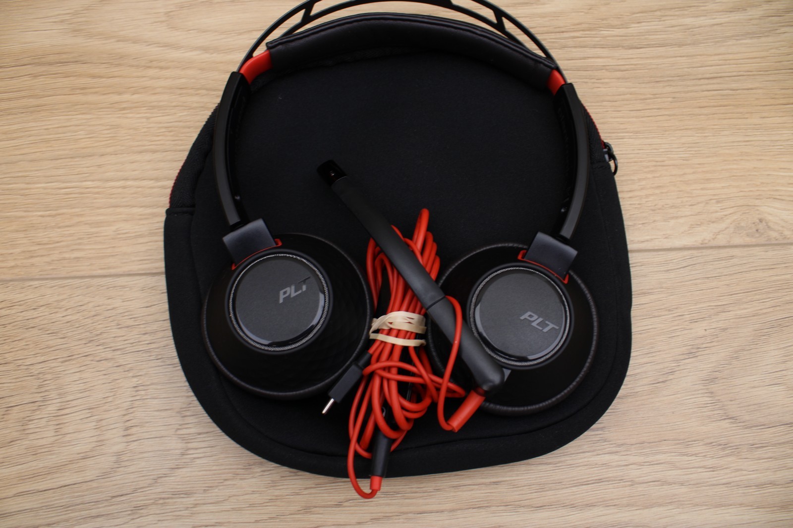 Plantronics Poly Blackwire 5220 C5220 USB-A Headset w/ Case