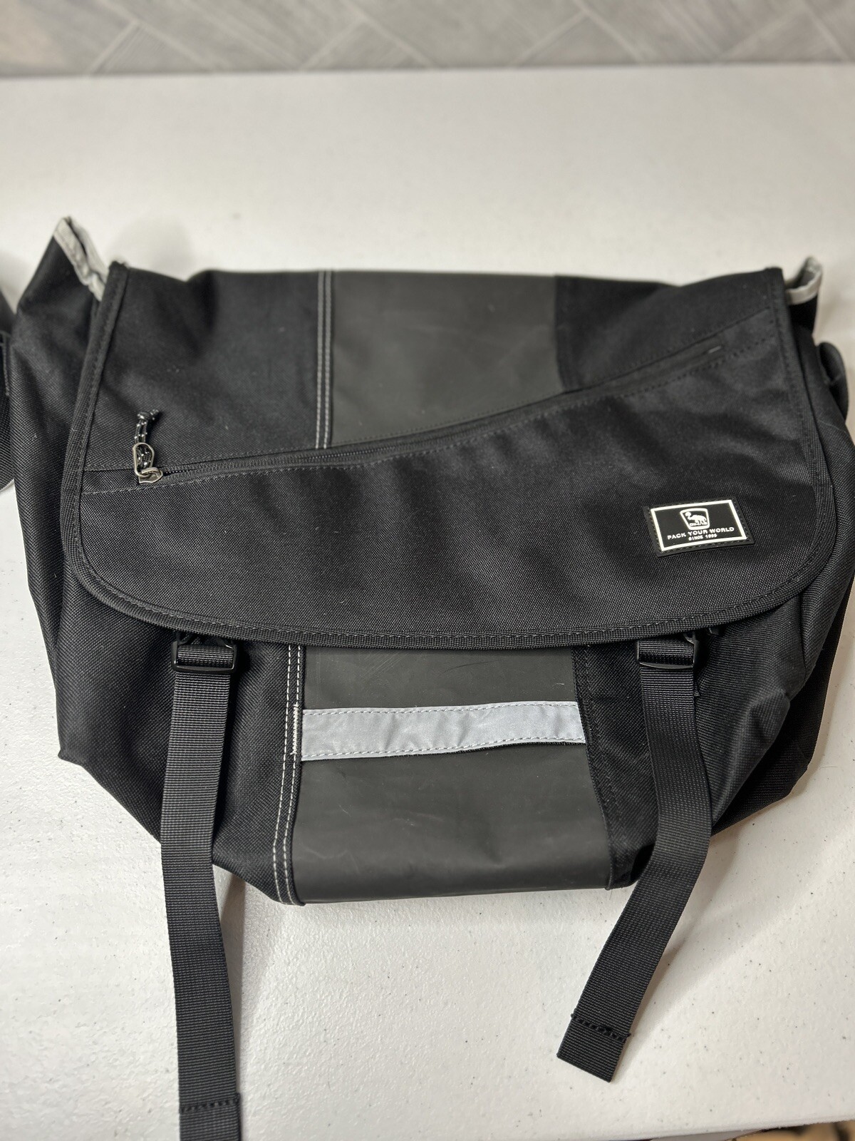 OIWAS Messenger Bag Laptop Bag Black and Gray Large