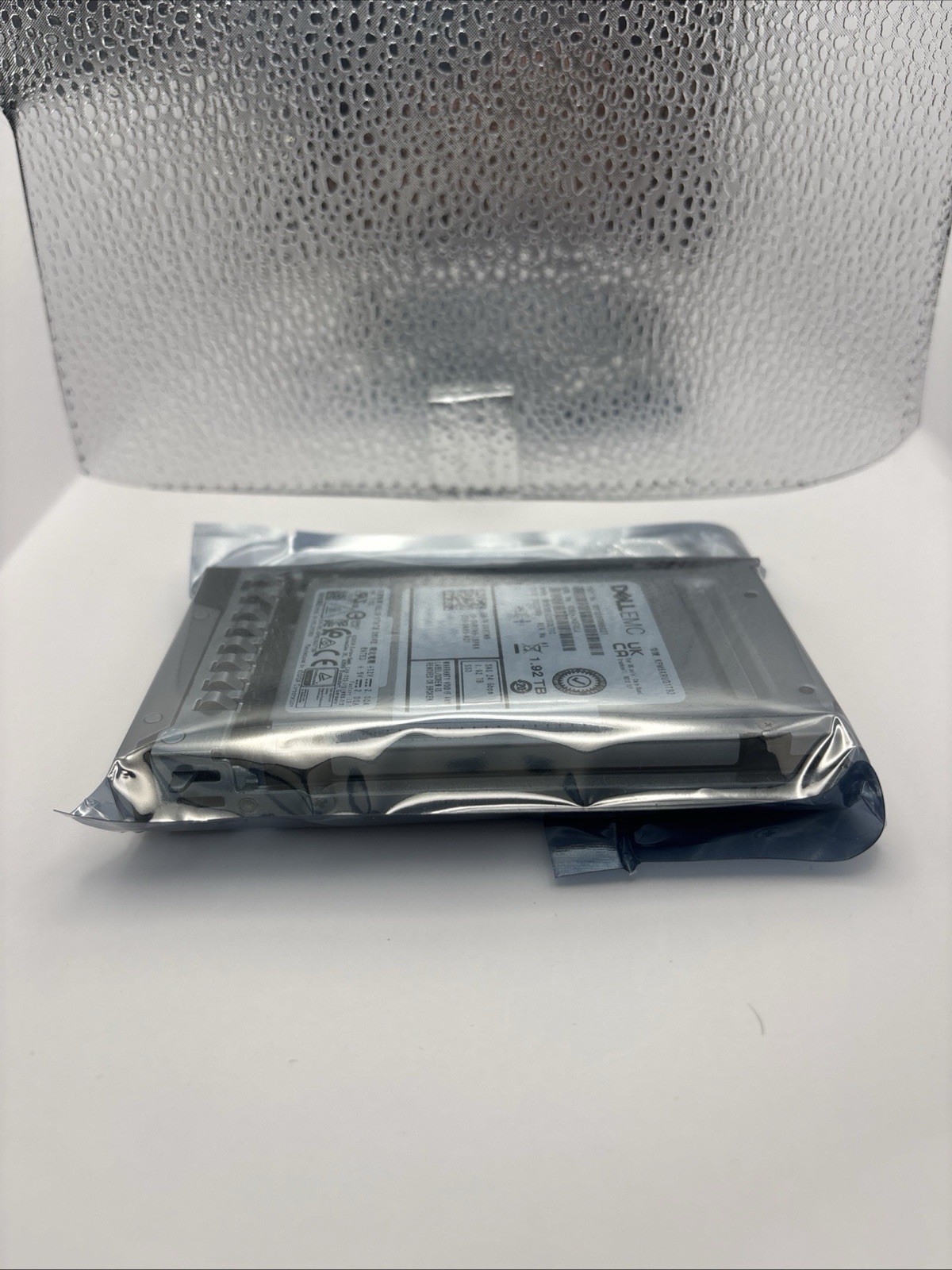 Dell 0GW8T1 GW8T1 118000842 EMC 800GB SAS 12Gbps SSD MLC 2.5'' w/Caddy