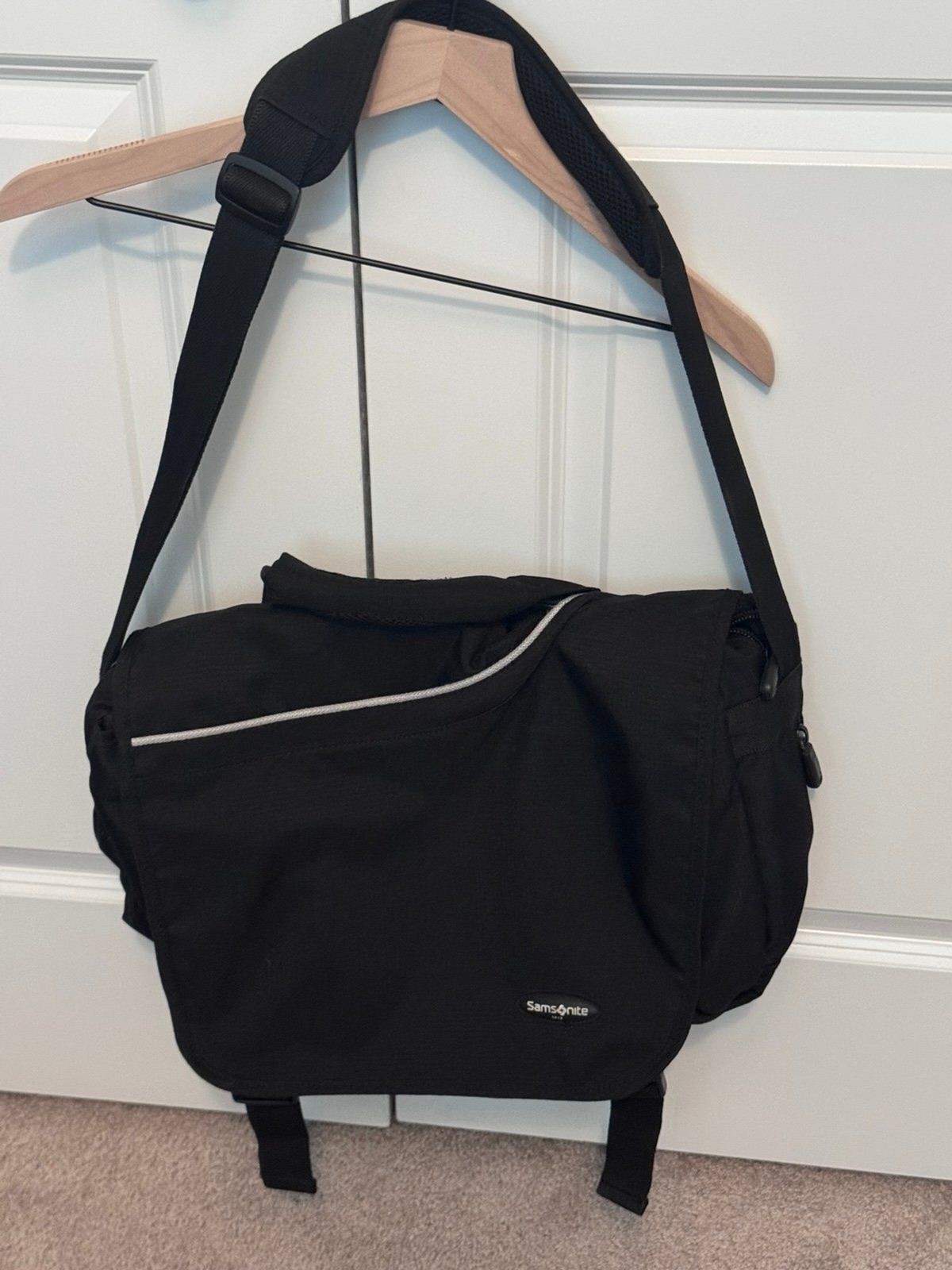 Samsonite Brand, Computer/Laptop Black, Carrying Bag W/Handle & Shoulder Strap