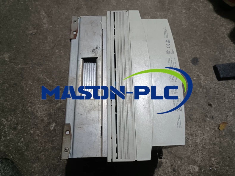 1PC Used Lenze E82EV223K4B201