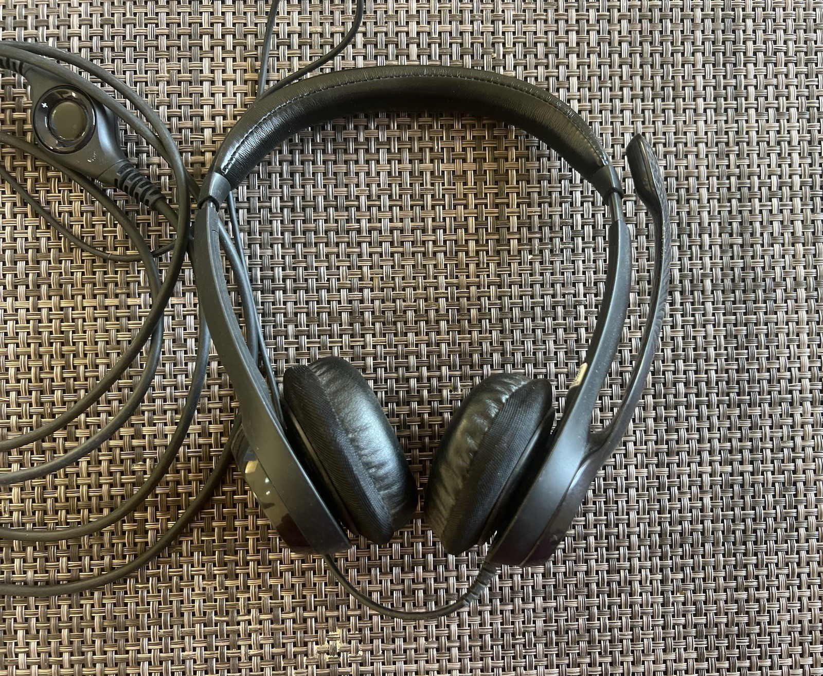 Logitech H390 LOGI USB Headset - wired - USB-A connection volume, mute controls